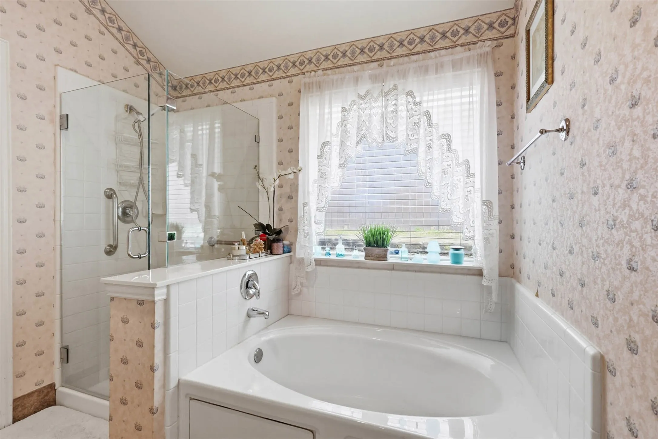 Single Family Residence For Sale in Dallas County , 2501 Saddle Horn Drive, Mesquite, Texas 75181, 4 Bedroom, 2 Bathroom, 2 Garage spaces, 2,005 Sqft, built in 2002, mls#21391219, Real Estate Agent in Mesquite, Homes For Sale in Dallas county, Homes For Sale in Mesquite, Realtor in Mesquite Texas, Real Estate Brokerage Independent Realty Texas, Luminita Cordes Realtor