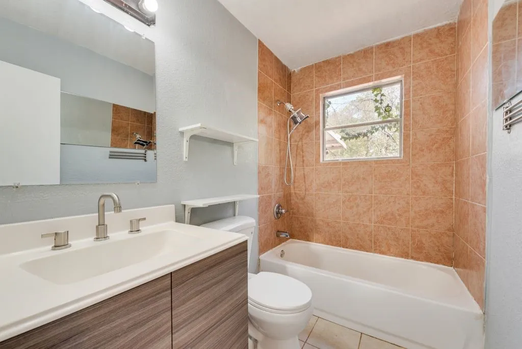 Single Family Residence For Rent in Tarrant County , 1213 De Ridder Avenue, Fort Worth, Texas 76106, 4 Bedroom, 2 Bathroom, Garage spaces, 1,018 Sqft, built in 1959, mls#21386010, Real Estate Agent in Fort Worth, Homes For Rent in Tarrant county, Homes For Rent in Fort Worth, Realtor in Fort Worth Texas, Real Estate Brokerage Independent Realty Texas, Luminita Cordes Realtor