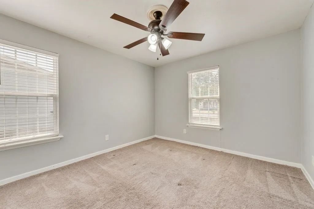 Single Family Residence For Rent in Tarrant County , 1213 De Ridder Avenue, Fort Worth, Texas 76106, 4 Bedroom, 2 Bathroom, Garage spaces, 1,018 Sqft, built in 1959, mls#21386010, Real Estate Agent in Fort Worth, Homes For Rent in Tarrant county, Homes For Rent in Fort Worth, Realtor in Fort Worth Texas, Real Estate Brokerage Independent Realty Texas, Luminita Cordes Realtor