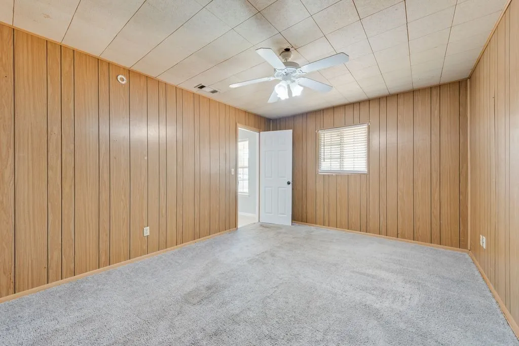 Single Family Residence For Rent in Tarrant County , 1213 De Ridder Avenue, Fort Worth, Texas 76106, 4 Bedroom, 2 Bathroom, Garage spaces, 1,018 Sqft, built in 1959, mls#21386010, Real Estate Agent in Fort Worth, Homes For Rent in Tarrant county, Homes For Rent in Fort Worth, Realtor in Fort Worth Texas, Real Estate Brokerage Independent Realty Texas, Luminita Cordes Realtor