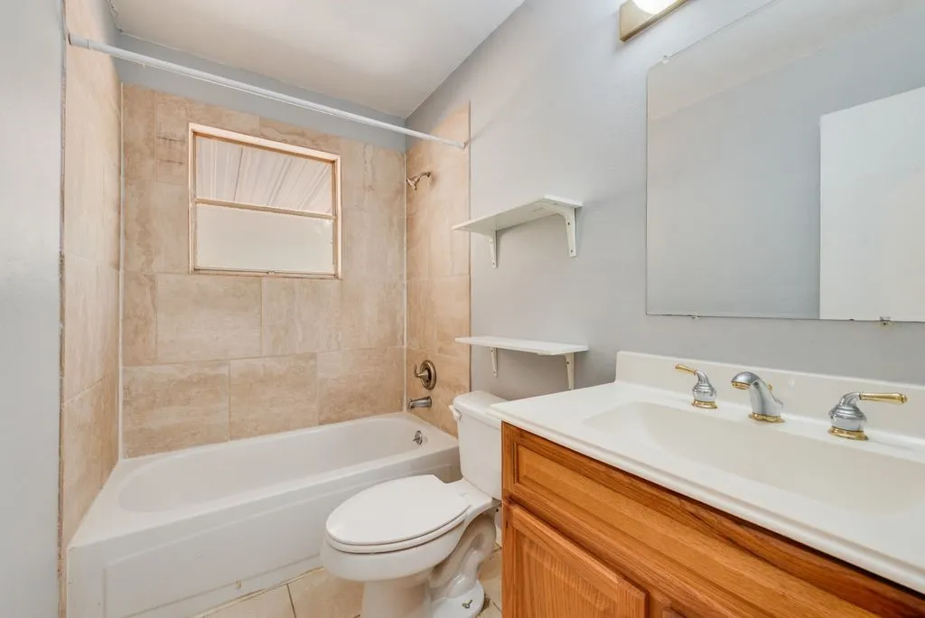Single Family Residence For Rent in Tarrant County , 1213 De Ridder Avenue, Fort Worth, Texas 76106, 4 Bedroom, 2 Bathroom, Garage spaces, 1,018 Sqft, built in 1959, mls#21386010, Real Estate Agent in Fort Worth, Homes For Rent in Tarrant county, Homes For Rent in Fort Worth, Realtor in Fort Worth Texas, Real Estate Brokerage Independent Realty Texas, Luminita Cordes Realtor