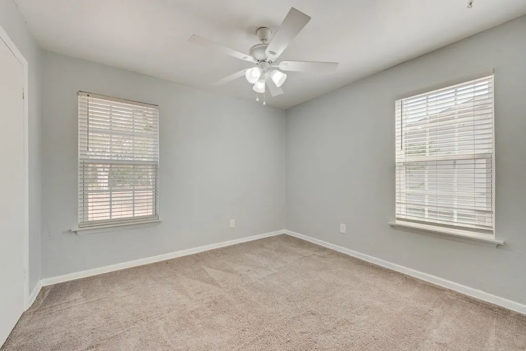 Single Family Residence For Rent in Tarrant County , 1213 De Ridder Avenue, Fort Worth, Texas 76106, 4 Bedroom, 2 Bathroom, Garage spaces, 1,018 Sqft, built in 1959, mls#21386010, Real Estate Agent in Fort Worth, Homes For Rent in Tarrant county, Homes For Rent in Fort Worth, Realtor in Fort Worth Texas, Real Estate Brokerage Independent Realty Texas, Luminita Cordes Realtor