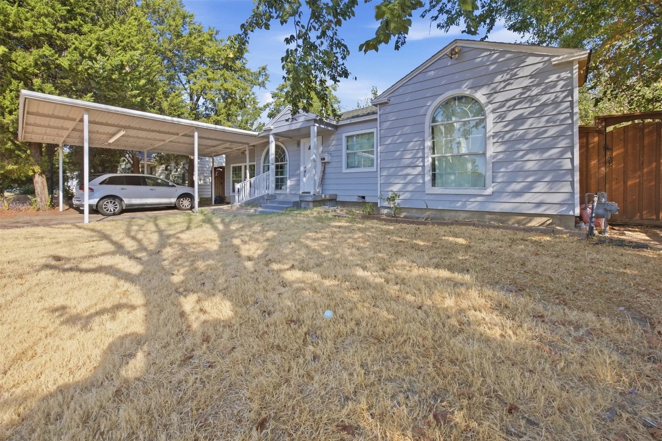 Single Family Residence For Sale in Dallas County , 1801 Garden Oaks Drive, Irving, Texas 75061, 5 Bedroom, 3 Bathroom, Garage spaces, 1,273 Sqft, built in 1953, mls#21391224, Real Estate Agent in Irving, Homes For Sale in Dallas county, Homes For Sale in Irving, Realtor in Irving Texas, Real Estate Brokerage Independent Realty Texas, Luminita Cordes Realtor