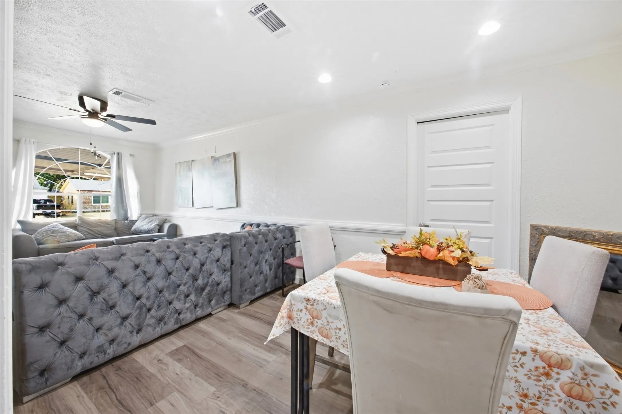 Single Family Residence For Sale in Dallas County , 1801 Garden Oaks Drive, Irving, Texas 75061, 5 Bedroom, 3 Bathroom, Garage spaces, 1,273 Sqft, built in 1953, mls#21391224, Real Estate Agent in Irving, Homes For Sale in Dallas county, Homes For Sale in Irving, Realtor in Irving Texas, Real Estate Brokerage Independent Realty Texas, Luminita Cordes Realtor