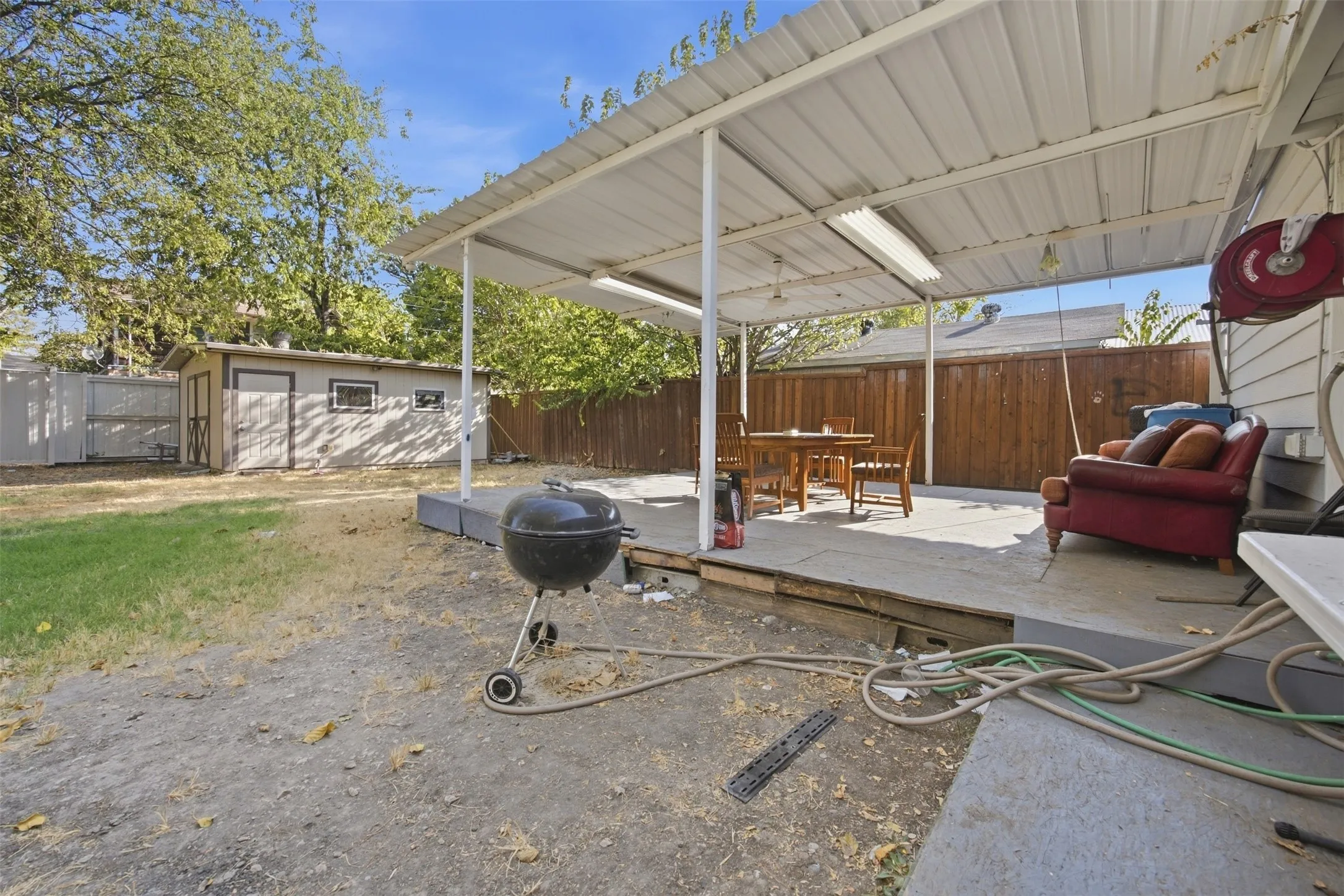 Single Family Residence For Sale in Dallas County , 1801 Garden Oaks Drive, Irving, Texas 75061, 5 Bedroom, 3 Bathroom, Garage spaces, 1,273 Sqft, built in 1953, mls#21391224, Real Estate Agent in Irving, Homes For Sale in Dallas county, Homes For Sale in Irving, Realtor in Irving Texas, Real Estate Brokerage Independent Realty Texas, Luminita Cordes Realtor