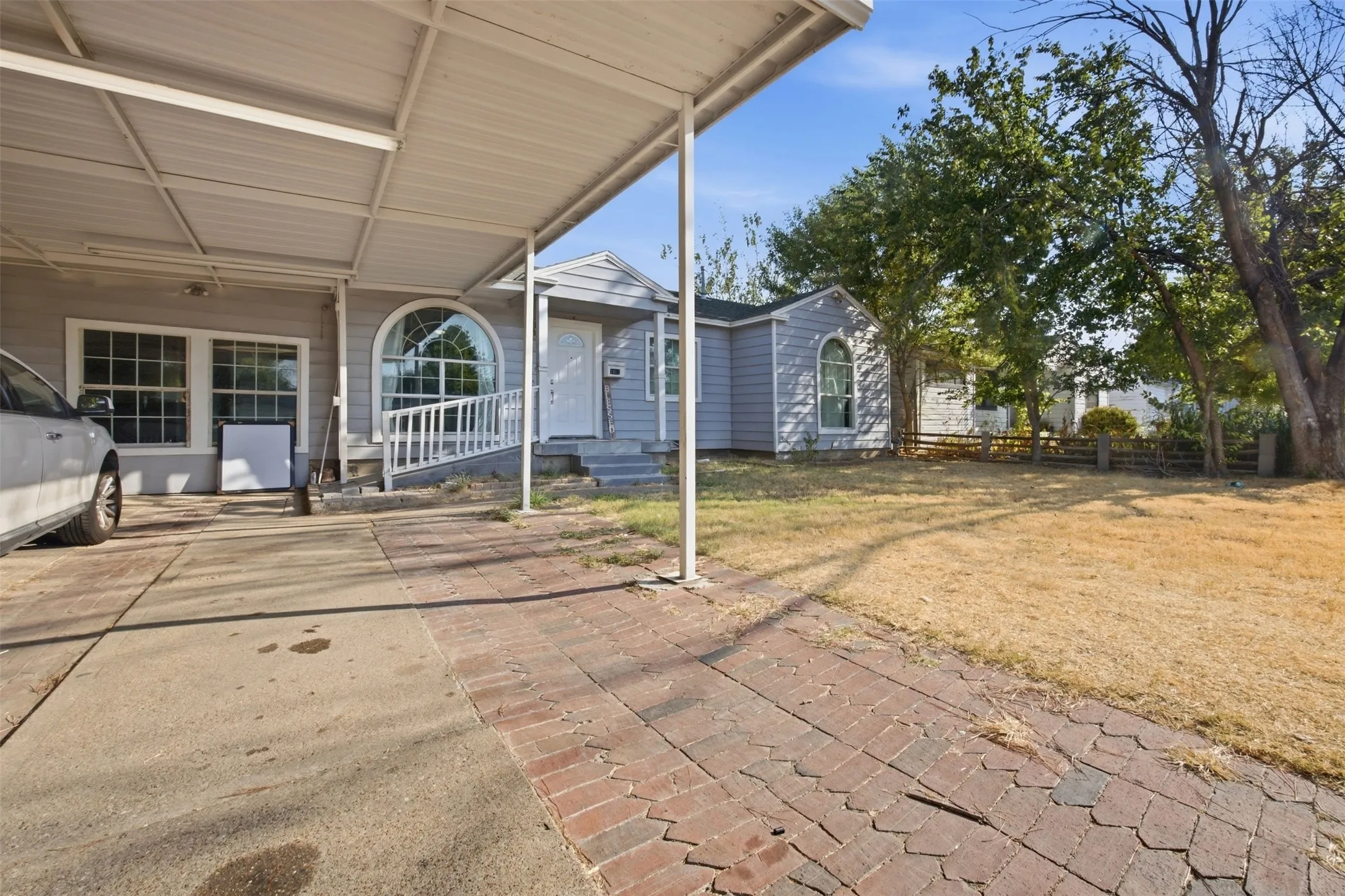 Single Family Residence For Sale in Dallas County , 1801 Garden Oaks Drive, Irving, Texas 75061, 5 Bedroom, 3 Bathroom, Garage spaces, 1,273 Sqft, built in 1953, mls#21391224, Real Estate Agent in Irving, Homes For Sale in Dallas county, Homes For Sale in Irving, Realtor in Irving Texas, Real Estate Brokerage Independent Realty Texas, Luminita Cordes Realtor