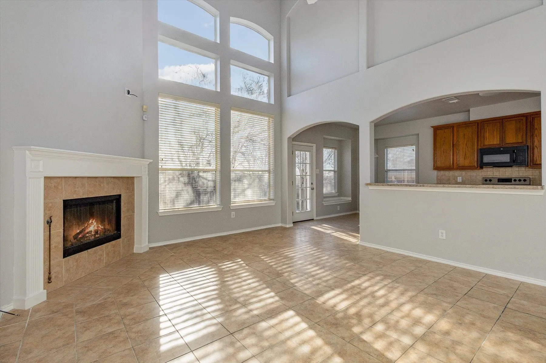 Single Family Residence For Rent in Dallas County , 7920 Glenway Drive, Dallas, Texas 75249, 4 Bedroom, 4 Bathroom, 2 Garage spaces, 2,629 Sqft, built in 2002, mls#21390017, Real Estate Agent in Dallas, Homes For Rent in Dallas county, Homes For Rent in Dallas, Realtor in Dallas Texas, Real Estate Brokerage Independent Realty Texas, Luminita Cordes Realtor