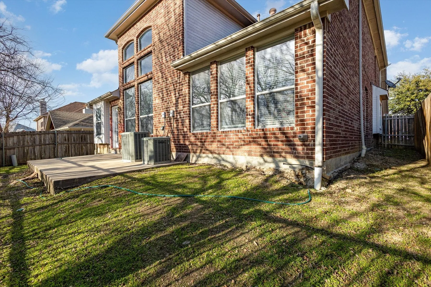 Single Family Residence For Rent in Dallas County , 7920 Glenway Drive, Dallas, Texas 75249, 4 Bedroom, 4 Bathroom, 2 Garage spaces, 2,629 Sqft, built in 2002, mls#21390017, Real Estate Agent in Dallas, Homes For Rent in Dallas county, Homes For Rent in Dallas, Realtor in Dallas Texas, Real Estate Brokerage Independent Realty Texas, Luminita Cordes Realtor