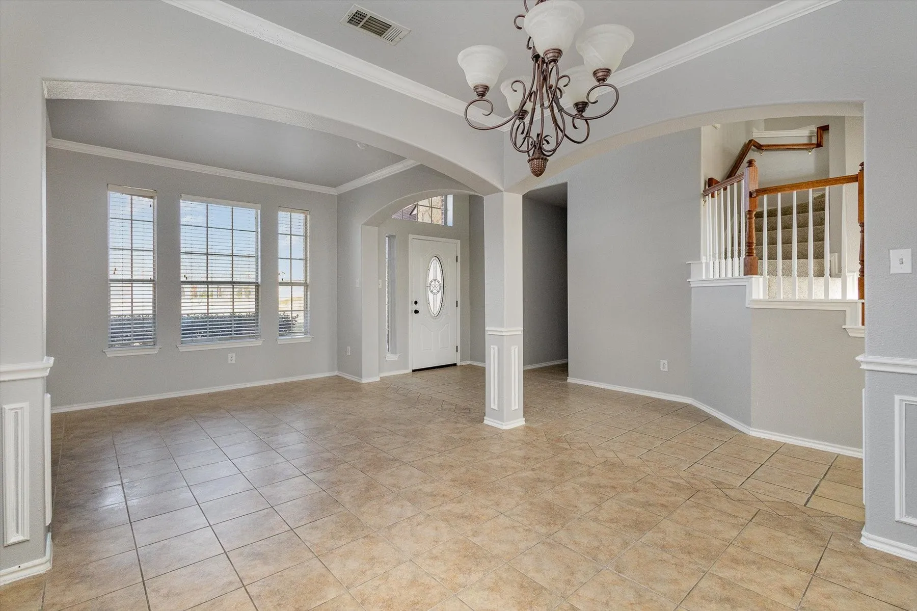 Single Family Residence For Rent in Dallas County , 7920 Glenway Drive, Dallas, Texas 75249, 4 Bedroom, 4 Bathroom, 2 Garage spaces, 2,629 Sqft, built in 2002, mls#21390017, Real Estate Agent in Dallas, Homes For Rent in Dallas county, Homes For Rent in Dallas, Realtor in Dallas Texas, Real Estate Brokerage Independent Realty Texas, Luminita Cordes Realtor