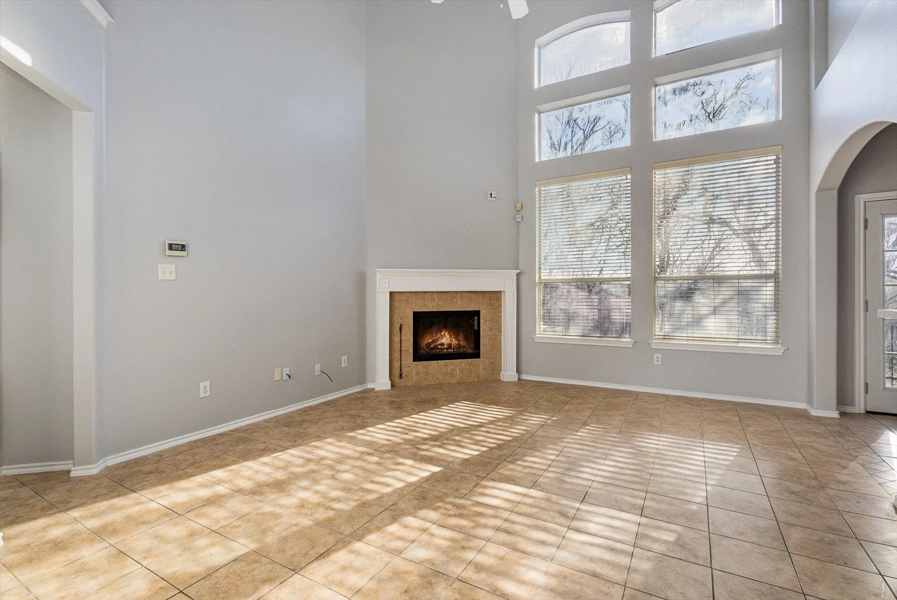 Single Family Residence For Rent in Dallas County , 7920 Glenway Drive, Dallas, Texas 75249, 4 Bedroom, 4 Bathroom, 2 Garage spaces, 2,629 Sqft, built in 2002, mls#21390017, Real Estate Agent in Dallas, Homes For Rent in Dallas county, Homes For Rent in Dallas, Realtor in Dallas Texas, Real Estate Brokerage Independent Realty Texas, Luminita Cordes Realtor