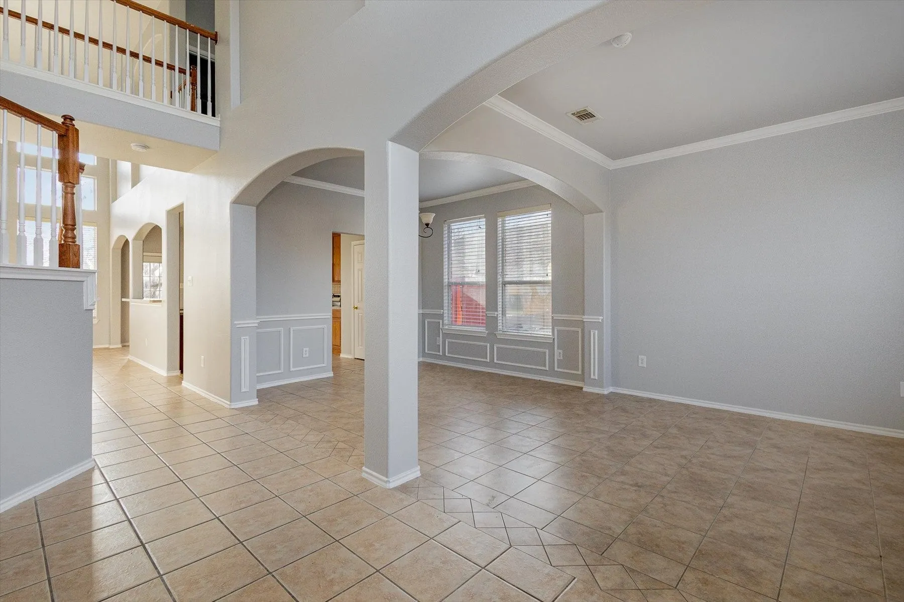 Single Family Residence For Rent in Dallas County , 7920 Glenway Drive, Dallas, Texas 75249, 4 Bedroom, 4 Bathroom, 2 Garage spaces, 2,629 Sqft, built in 2002, mls#21390017, Real Estate Agent in Dallas, Homes For Rent in Dallas county, Homes For Rent in Dallas, Realtor in Dallas Texas, Real Estate Brokerage Independent Realty Texas, Luminita Cordes Realtor