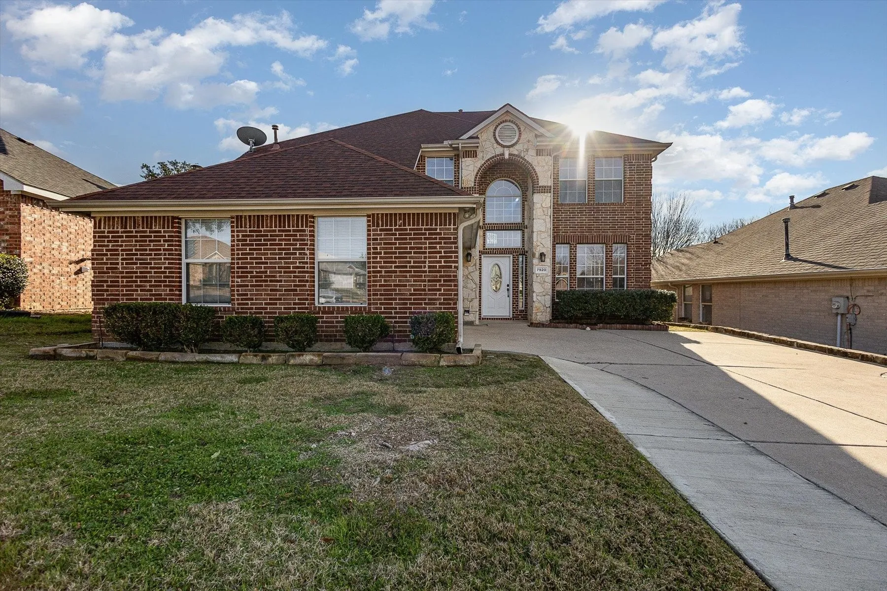 Single Family Residence For Rent in Dallas County , 7920 Glenway Drive, Dallas, Texas 75249, 4 Bedroom, 4 Bathroom, 2 Garage spaces, 2,629 Sqft, built in 2002, mls#21390017, Real Estate Agent in Dallas, Homes For Rent in Dallas county, Homes For Rent in Dallas, Realtor in Dallas Texas, Real Estate Brokerage Independent Realty Texas, Luminita Cordes Realtor