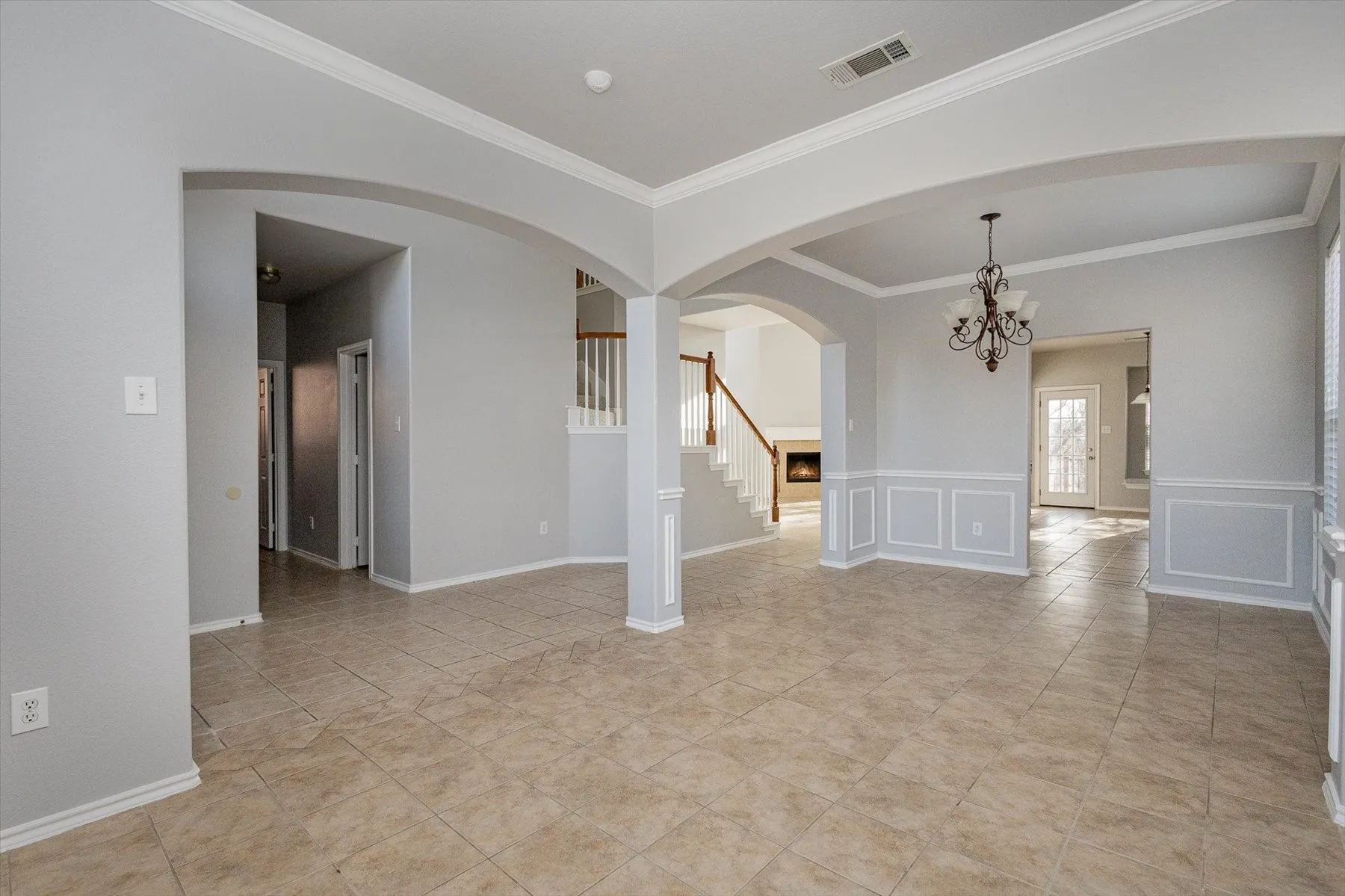 Single Family Residence For Rent in Dallas County , 7920 Glenway Drive, Dallas, Texas 75249, 4 Bedroom, 4 Bathroom, 2 Garage spaces, 2,629 Sqft, built in 2002, mls#21390017, Real Estate Agent in Dallas, Homes For Rent in Dallas county, Homes For Rent in Dallas, Realtor in Dallas Texas, Real Estate Brokerage Independent Realty Texas, Luminita Cordes Realtor