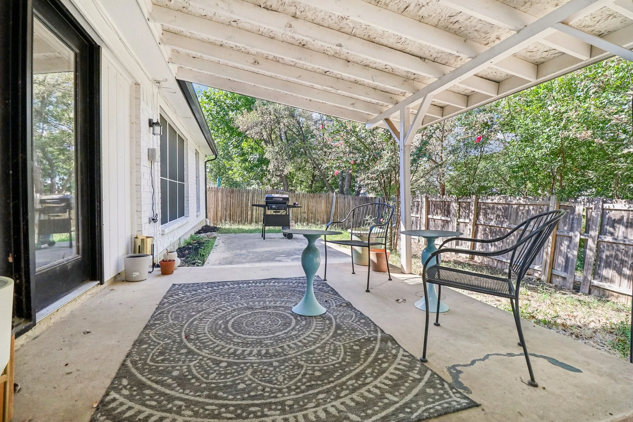 Single Family Residence For Sale in Tarrant County , 7721 Waxwing Circle W, Fort Worth, Texas 76137, 3 Bedroom, 2 Bathroom, 2 Garage spaces, 1,272 Sqft, built in 1987, mls#21382248, Real Estate Agent in Fort Worth, Homes For Sale in Tarrant county, Homes For Sale in Fort Worth, Realtor in Fort Worth Texas, Real Estate Brokerage Independent Realty Texas, Luminita Cordes Realtor
