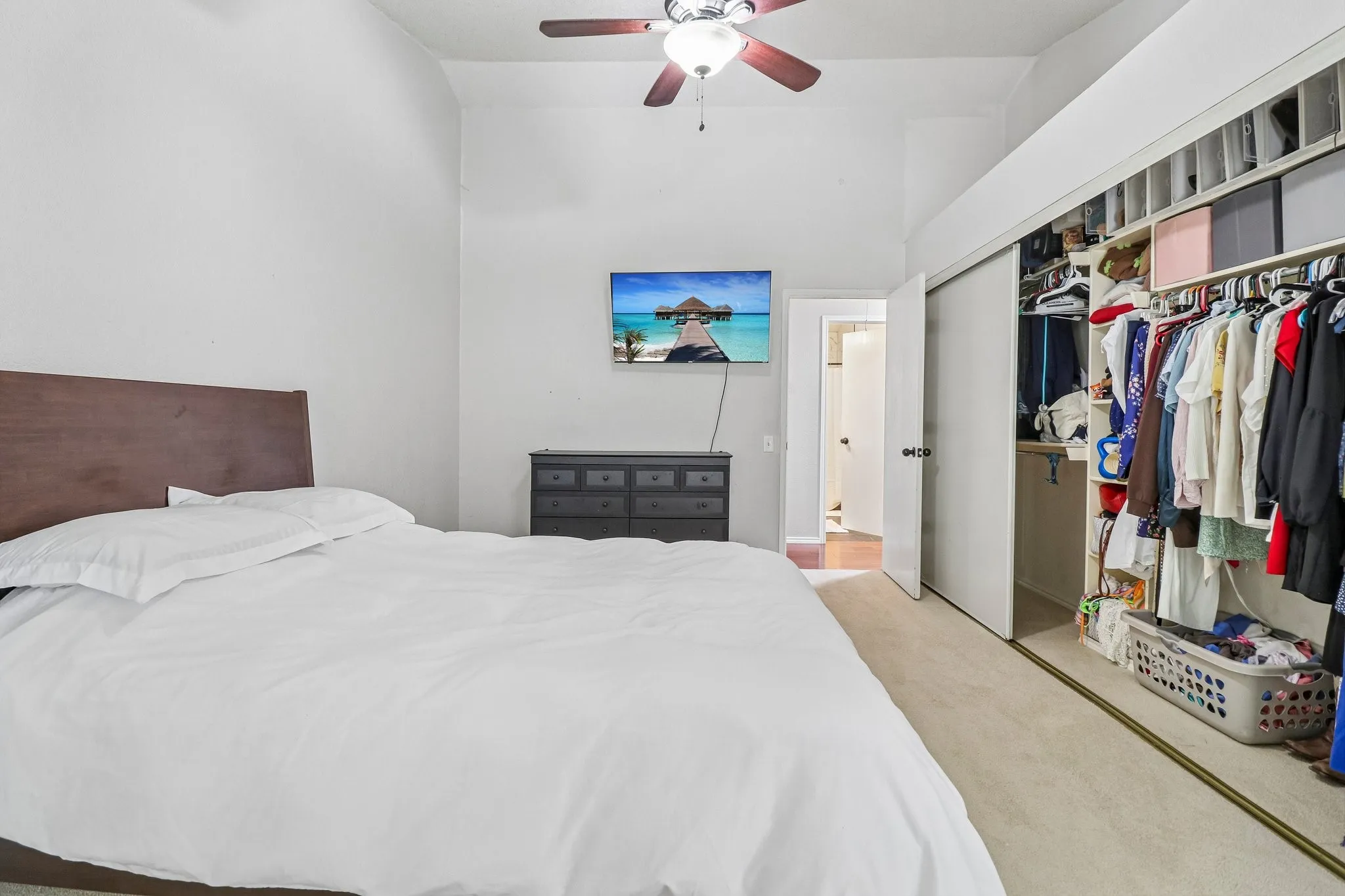 Single Family Residence For Sale in Tarrant County , 7721 Waxwing Circle W, Fort Worth, Texas 76137, 3 Bedroom, 2 Bathroom, 2 Garage spaces, 1,272 Sqft, built in 1987, mls#21382248, Real Estate Agent in Fort Worth, Homes For Sale in Tarrant county, Homes For Sale in Fort Worth, Realtor in Fort Worth Texas, Real Estate Brokerage Independent Realty Texas, Luminita Cordes Realtor