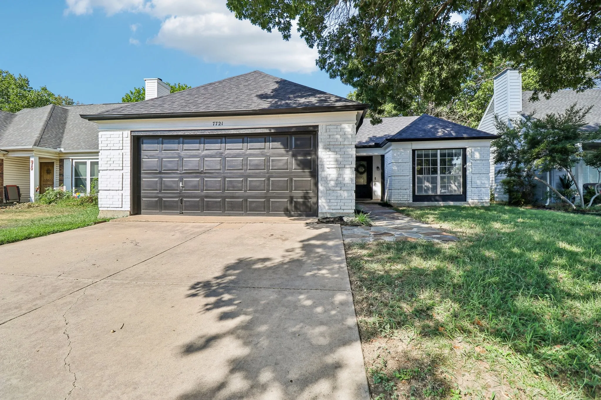 Single Family Residence For Sale in Tarrant County , 7721 Waxwing Circle W, Fort Worth, Texas 76137, 3 Bedroom, 2 Bathroom, 2 Garage spaces, 1,272 Sqft, built in 1987, mls#21382248, Real Estate Agent in Fort Worth, Homes For Sale in Tarrant county, Homes For Sale in Fort Worth, Realtor in Fort Worth Texas, Real Estate Brokerage Independent Realty Texas, Luminita Cordes Realtor
