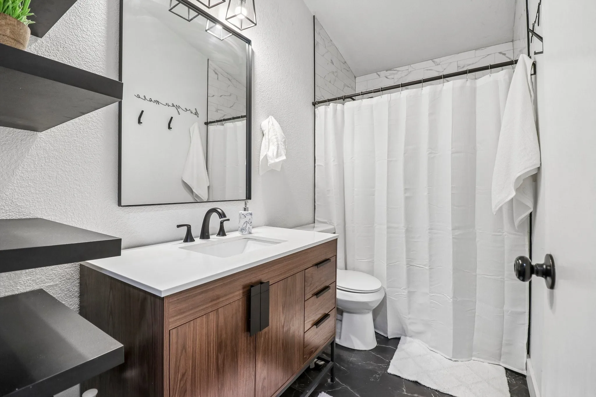Single Family Residence For Sale in Tarrant County , 7721 Waxwing Circle W, Fort Worth, Texas 76137, 3 Bedroom, 2 Bathroom, 2 Garage spaces, 1,272 Sqft, built in 1987, mls#21382248, Real Estate Agent in Fort Worth, Homes For Sale in Tarrant county, Homes For Sale in Fort Worth, Realtor in Fort Worth Texas, Real Estate Brokerage Independent Realty Texas, Luminita Cordes Realtor