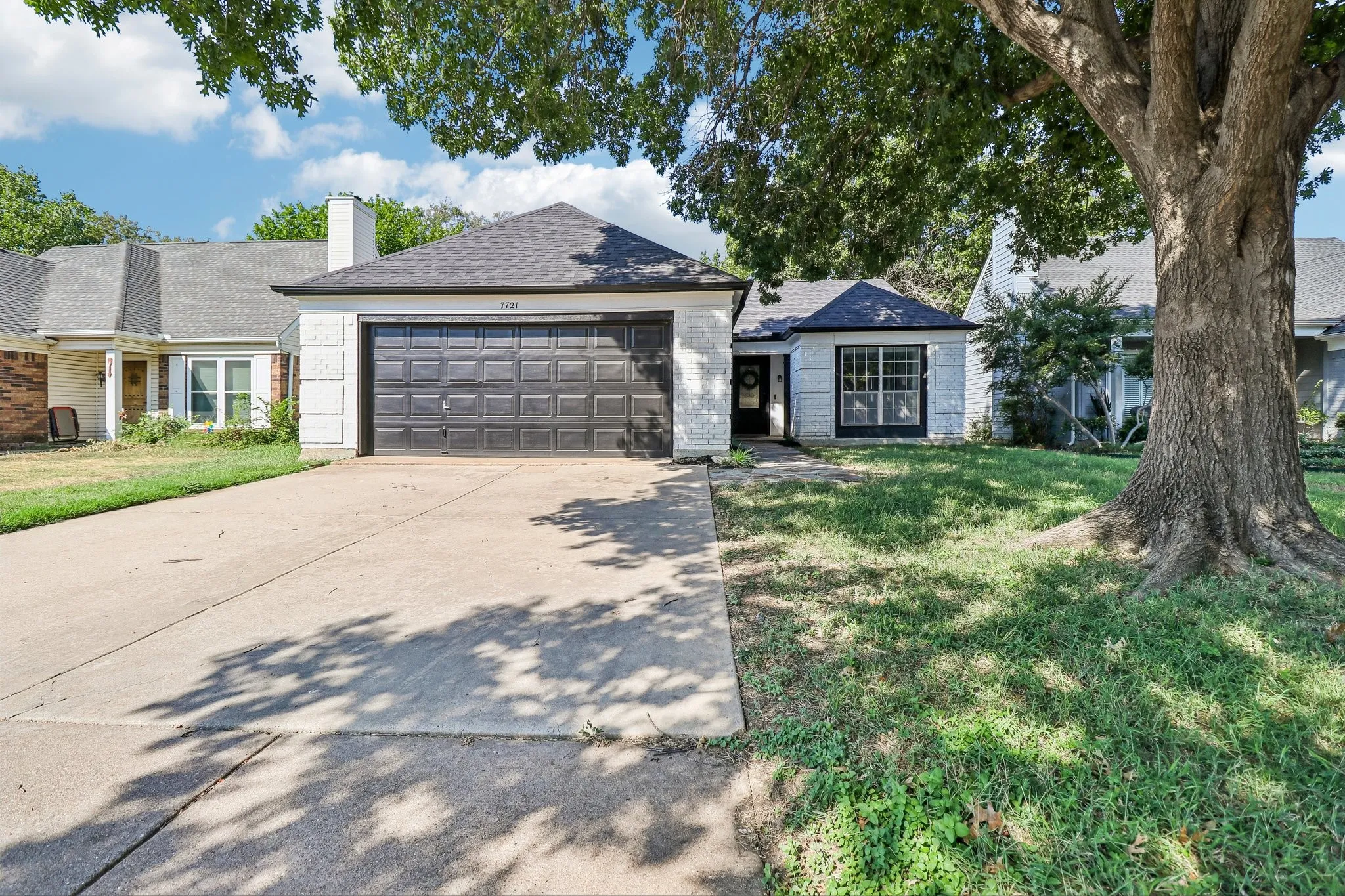 Single Family Residence For Sale in Tarrant County , 7721 Waxwing Circle W, Fort Worth, Texas 76137, 3 Bedroom, 2 Bathroom, 2 Garage spaces, 1,272 Sqft, built in 1987, mls#21382248, Real Estate Agent in Fort Worth, Homes For Sale in Tarrant county, Homes For Sale in Fort Worth, Realtor in Fort Worth Texas, Real Estate Brokerage Independent Realty Texas, Luminita Cordes Realtor