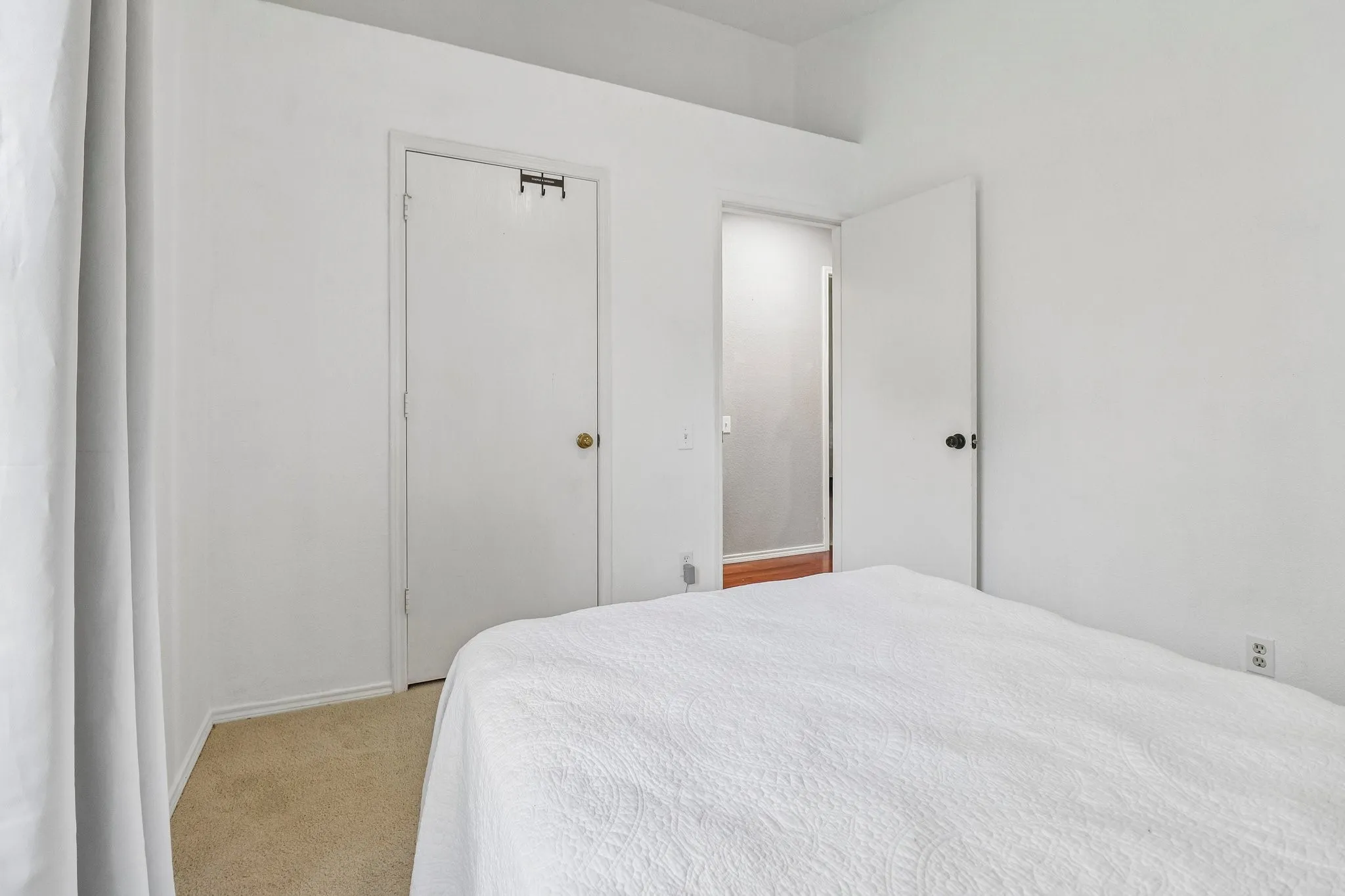 Single Family Residence For Sale in Tarrant County , 7721 Waxwing Circle W, Fort Worth, Texas 76137, 3 Bedroom, 2 Bathroom, 2 Garage spaces, 1,272 Sqft, built in 1987, mls#21382248, Real Estate Agent in Fort Worth, Homes For Sale in Tarrant county, Homes For Sale in Fort Worth, Realtor in Fort Worth Texas, Real Estate Brokerage Independent Realty Texas, Luminita Cordes Realtor