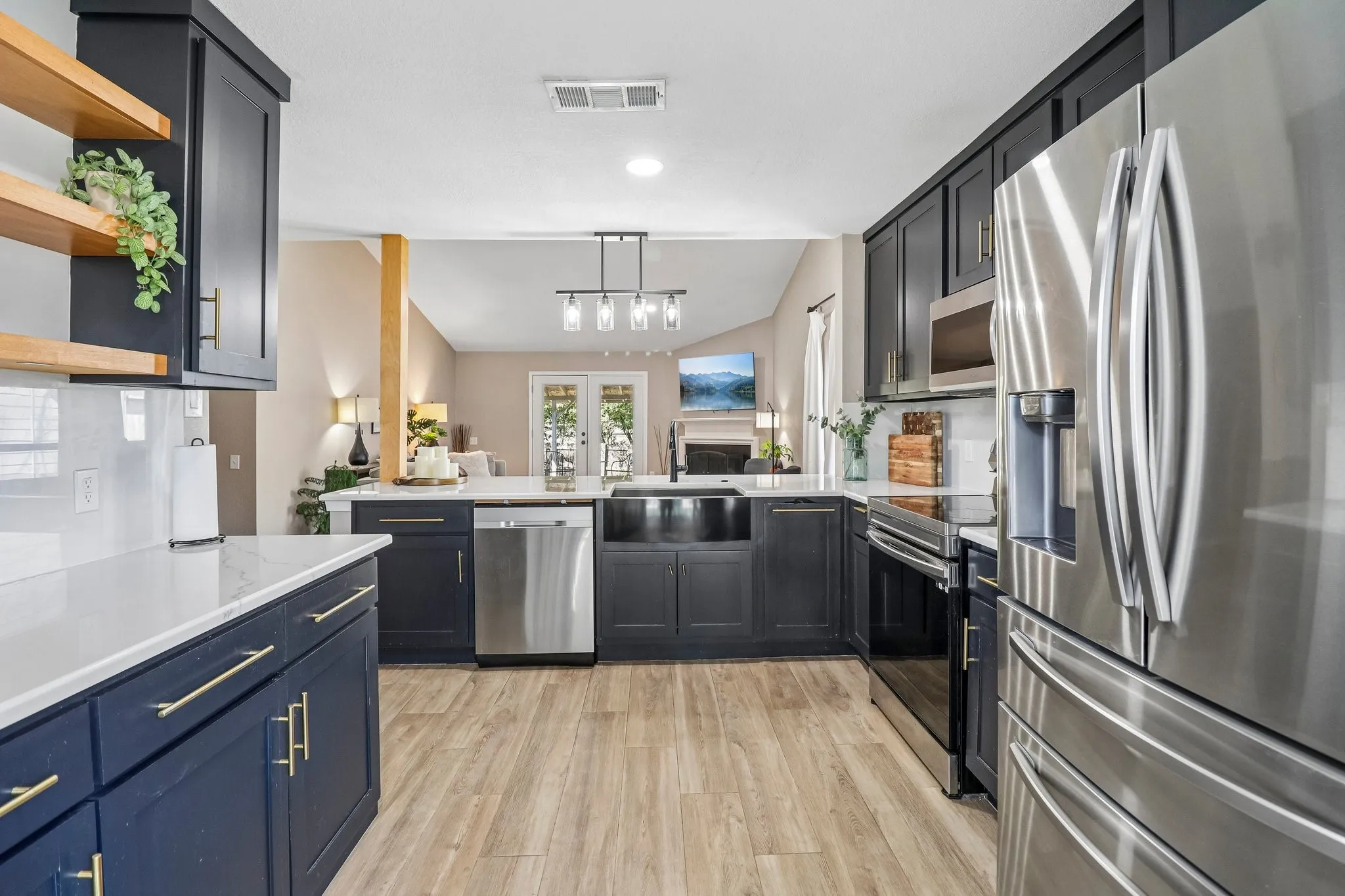 Single Family Residence For Sale in Tarrant County , 7721 Waxwing Circle W, Fort Worth, Texas 76137, 3 Bedroom, 2 Bathroom, 2 Garage spaces, 1,272 Sqft, built in 1987, mls#21382248, Real Estate Agent in Fort Worth, Homes For Sale in Tarrant county, Homes For Sale in Fort Worth, Realtor in Fort Worth Texas, Real Estate Brokerage Independent Realty Texas, Luminita Cordes Realtor