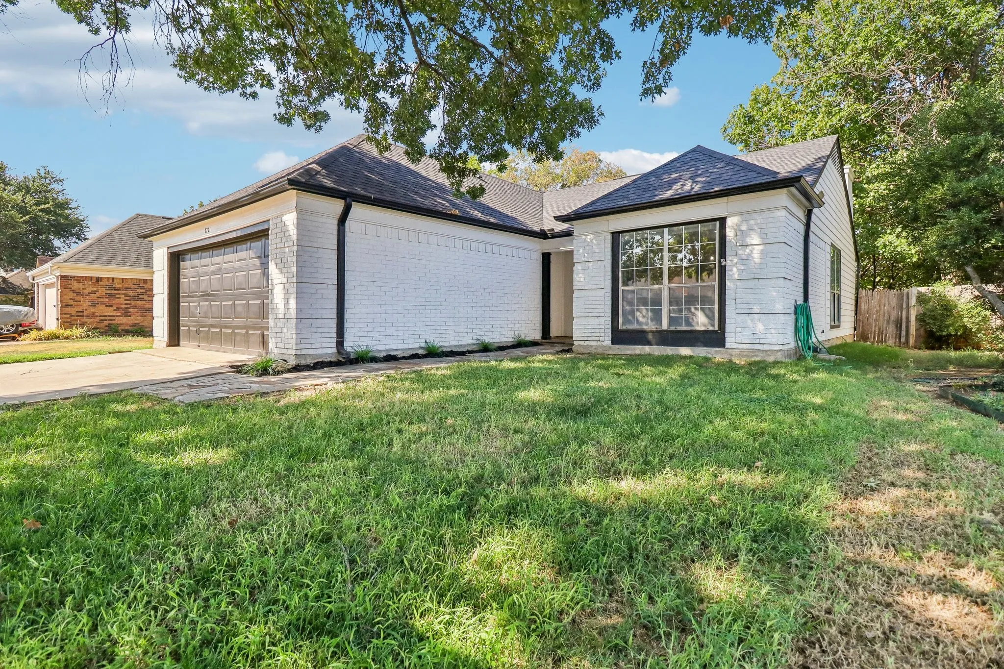 Single Family Residence For Sale in Tarrant County , 7721 Waxwing Circle W, Fort Worth, Texas 76137, 3 Bedroom, 2 Bathroom, 2 Garage spaces, 1,272 Sqft, built in 1987, mls#21382248, Real Estate Agent in Fort Worth, Homes For Sale in Tarrant county, Homes For Sale in Fort Worth, Realtor in Fort Worth Texas, Real Estate Brokerage Independent Realty Texas, Luminita Cordes Realtor
