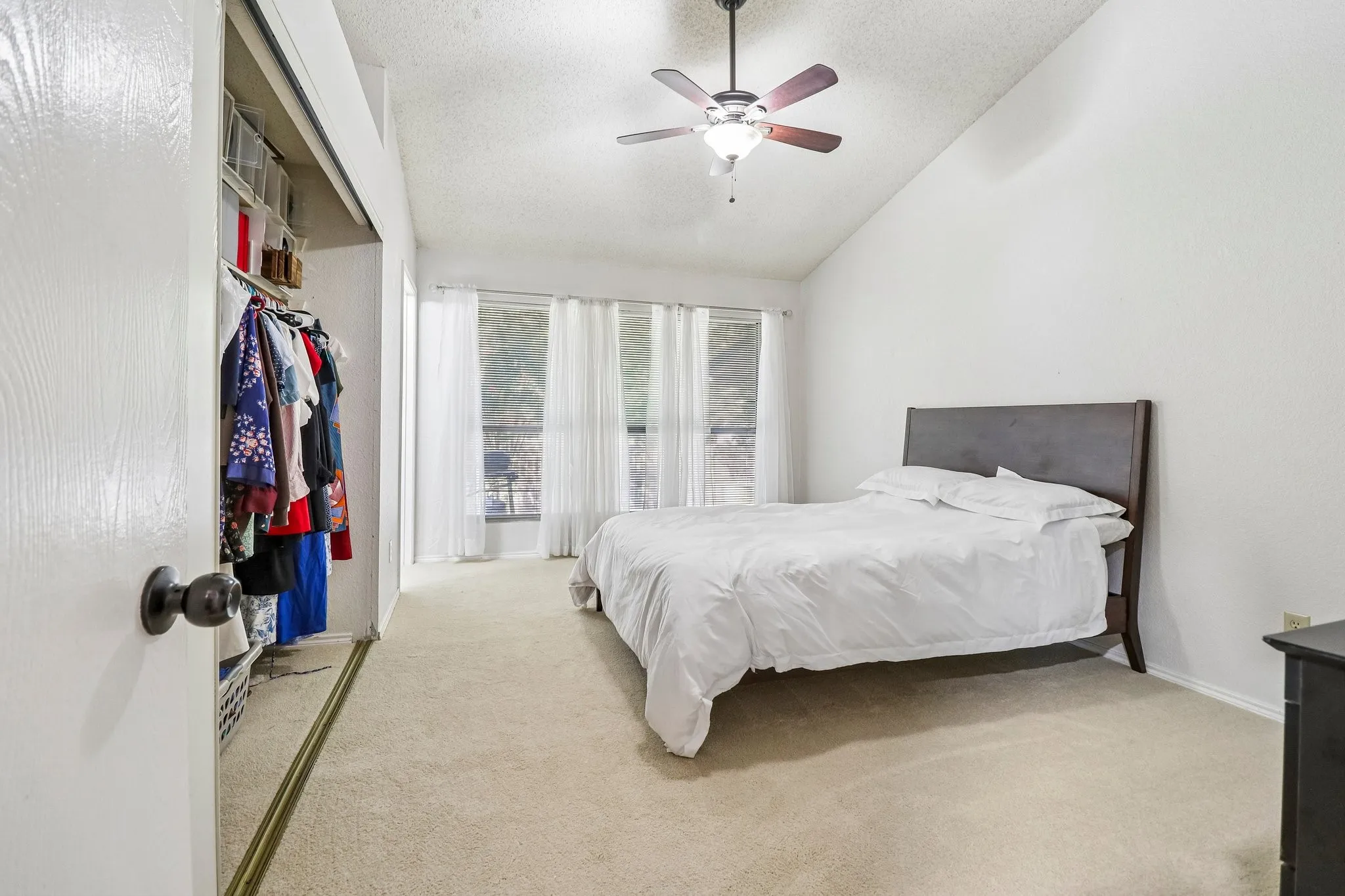 Single Family Residence For Sale in Tarrant County , 7721 Waxwing Circle W, Fort Worth, Texas 76137, 3 Bedroom, 2 Bathroom, 2 Garage spaces, 1,272 Sqft, built in 1987, mls#21382248, Real Estate Agent in Fort Worth, Homes For Sale in Tarrant county, Homes For Sale in Fort Worth, Realtor in Fort Worth Texas, Real Estate Brokerage Independent Realty Texas, Luminita Cordes Realtor