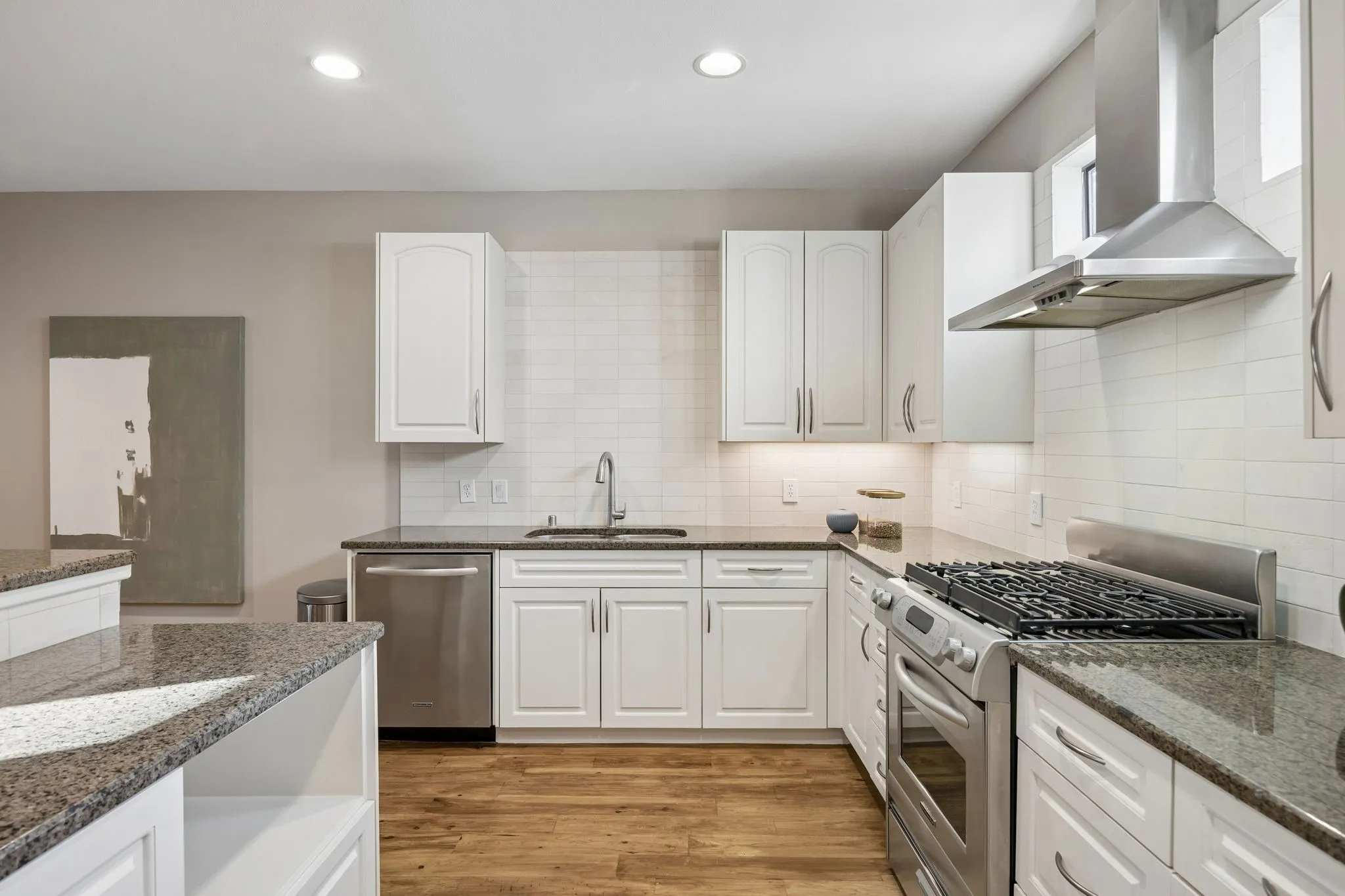 Townhouse For Sale in Dallas County , 2606 Shelby Avenue 102, Dallas, Texas 75219, 2 Bedroom, 3 Bathroom, 2 Garage spaces, 2,370 Sqft, built in 2005, mls#21391197, Real Estate Agent in Dallas, Homes For Sale in Dallas county, Homes For Sale in Dallas, Realtor in Dallas Texas, Real Estate Brokerage Independent Realty Texas, Luminita Cordes Realtor