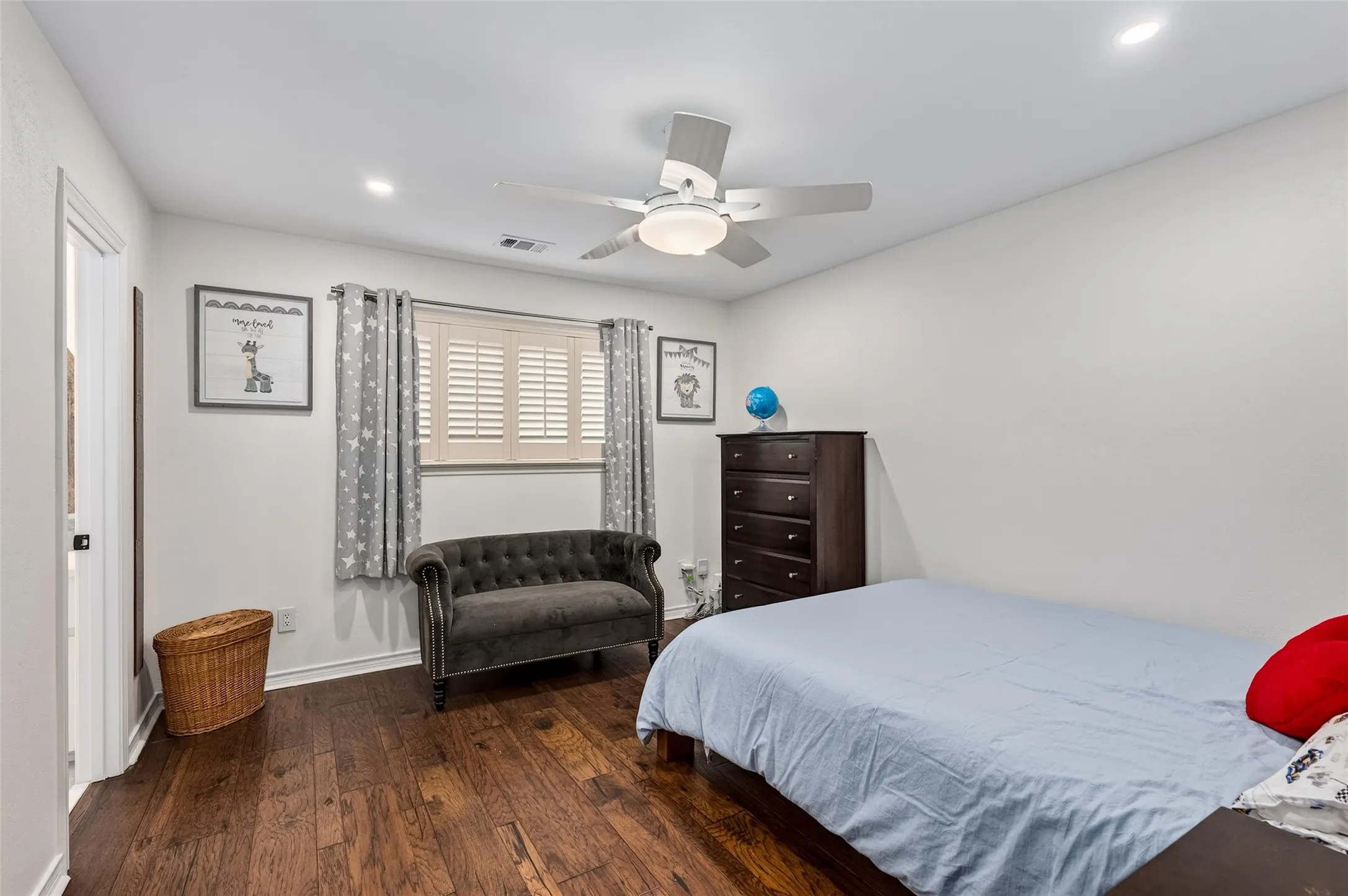 Single Family Residence For Sale in Dallas County , 7108 Hunters Ridge Drive, Dallas, Texas 75248, 4 Bedroom, 4 Bathroom, 2 Garage spaces, 3,415 Sqft, built in 1972, mls#21391203, Real Estate Agent in Dallas, Homes For Sale in Dallas county, Homes For Sale in Dallas, Realtor in Dallas Texas, Real Estate Brokerage Independent Realty Texas, Luminita Cordes Realtor