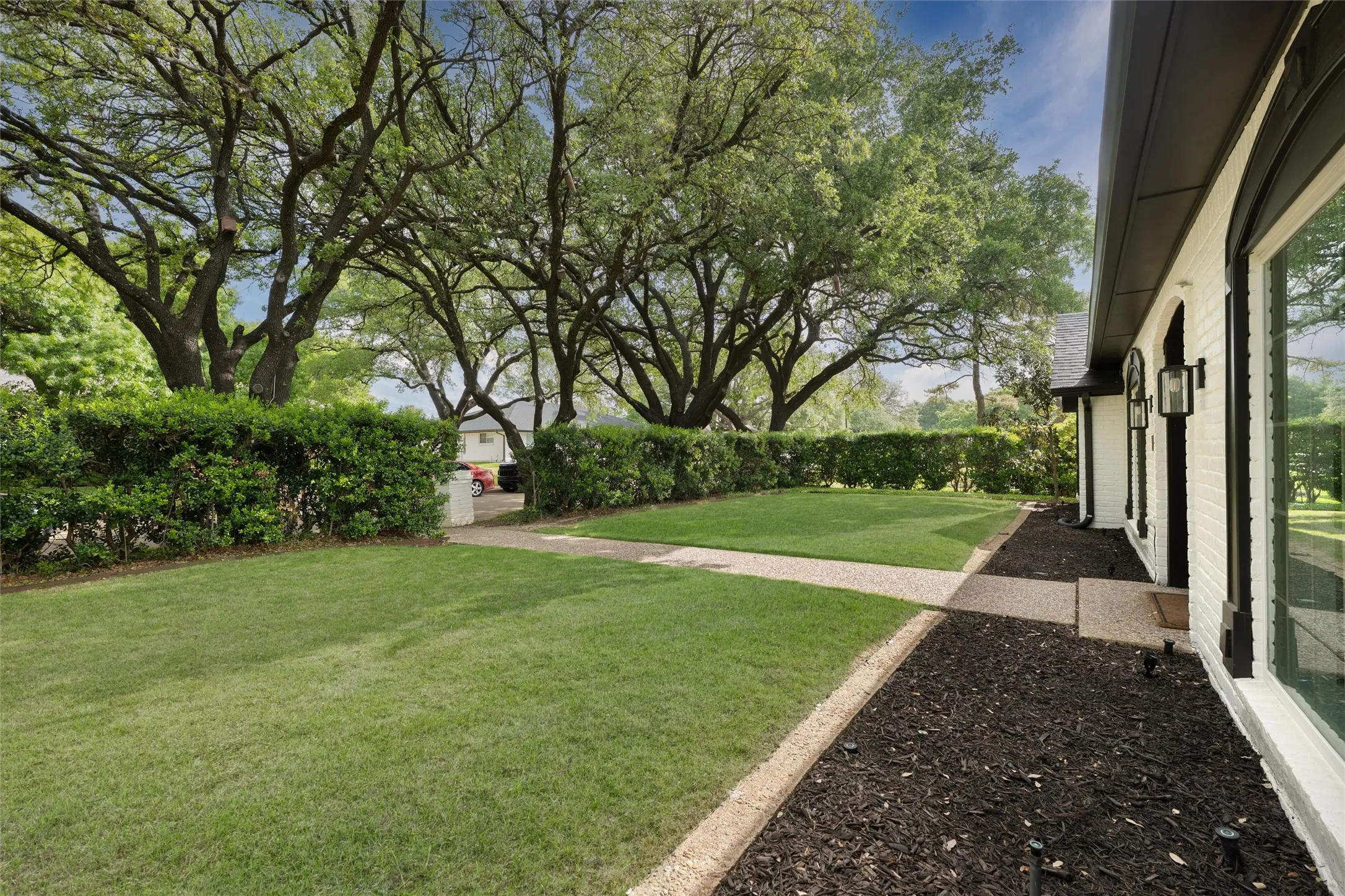 Single Family Residence For Sale in Dallas County , 7108 Hunters Ridge Drive, Dallas, Texas 75248, 4 Bedroom, 4 Bathroom, 2 Garage spaces, 3,415 Sqft, built in 1972, mls#21391203, Real Estate Agent in Dallas, Homes For Sale in Dallas county, Homes For Sale in Dallas, Realtor in Dallas Texas, Real Estate Brokerage Independent Realty Texas, Luminita Cordes Realtor