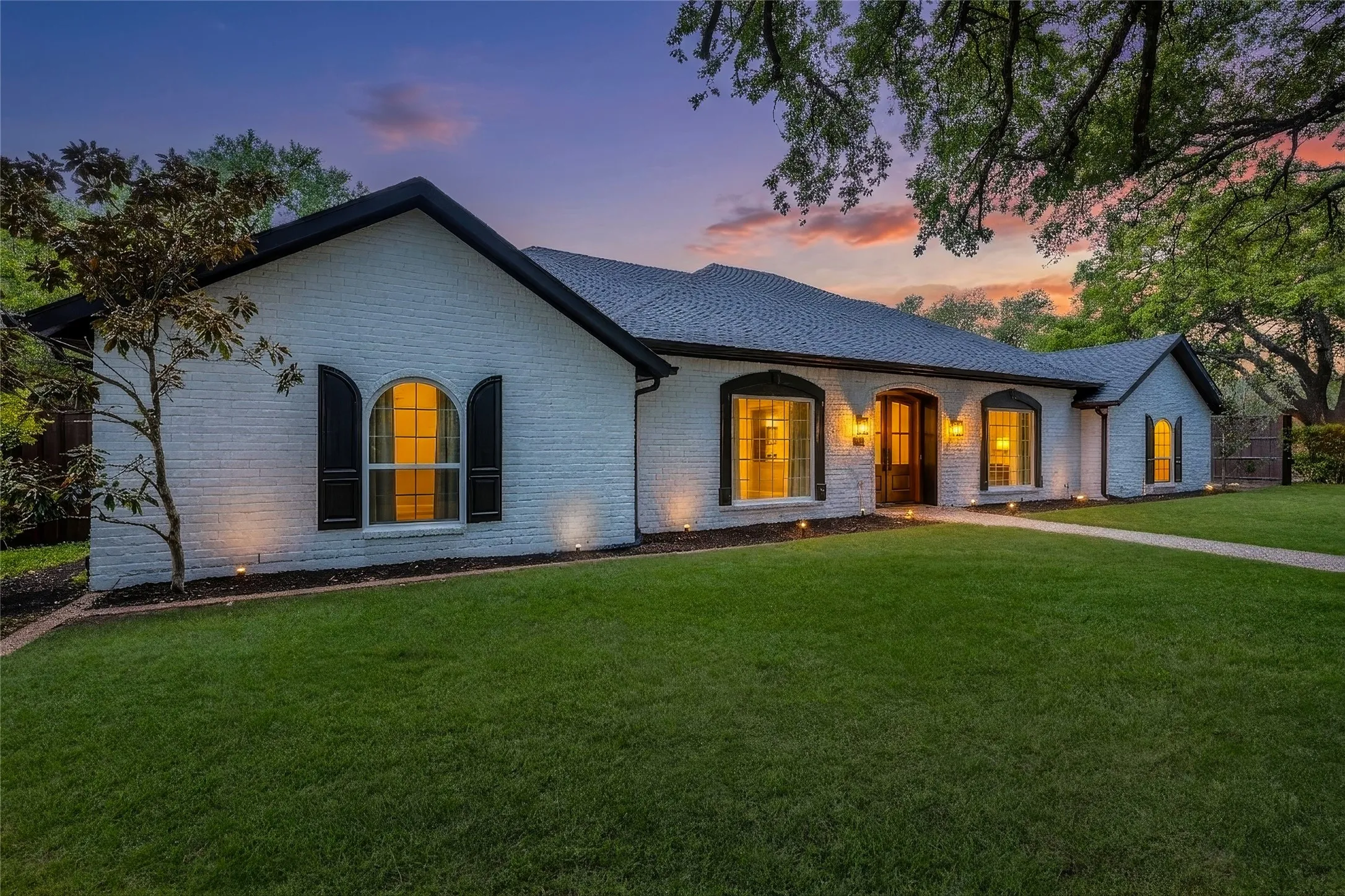 Single Family Residence For Sale in Dallas County , 7108 Hunters Ridge Drive, Dallas, Texas 75248, 4 Bedroom, 4 Bathroom, 2 Garage spaces, 3,415 Sqft, built in 1972, mls#21391203, Real Estate Agent in Dallas, Homes For Sale in Dallas county, Homes For Sale in Dallas, Realtor in Dallas Texas, Real Estate Brokerage Independent Realty Texas, Luminita Cordes Realtor