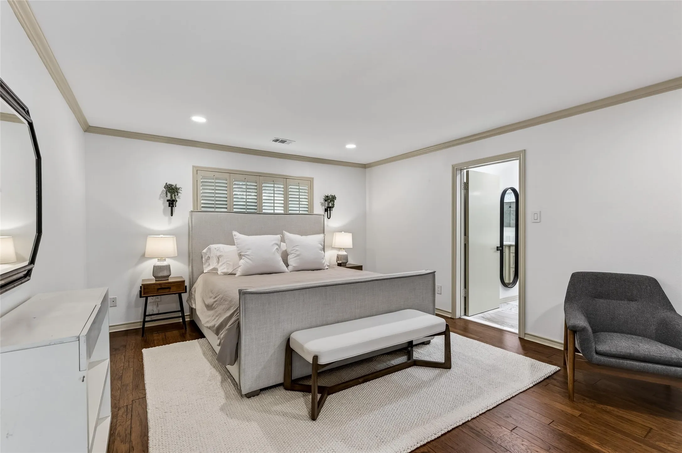 Single Family Residence For Sale in Dallas County , 7108 Hunters Ridge Drive, Dallas, Texas 75248, 4 Bedroom, 4 Bathroom, 2 Garage spaces, 3,415 Sqft, built in 1972, mls#21391203, Real Estate Agent in Dallas, Homes For Sale in Dallas county, Homes For Sale in Dallas, Realtor in Dallas Texas, Real Estate Brokerage Independent Realty Texas, Luminita Cordes Realtor