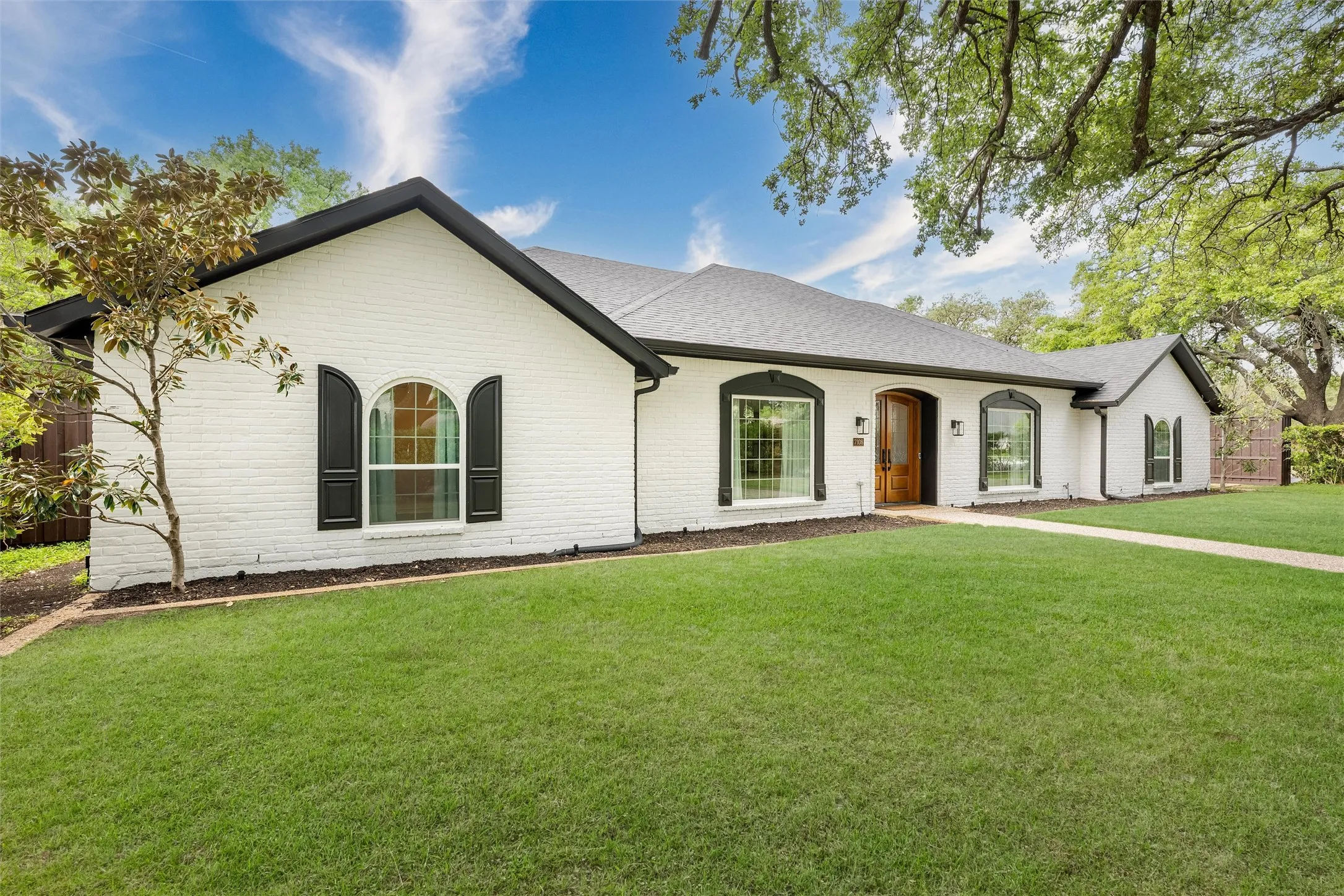 Single Family Residence For Sale in Dallas County , 7108 Hunters Ridge Drive, Dallas, Texas 75248, 4 Bedroom, 4 Bathroom, 2 Garage spaces, 3,415 Sqft, built in 1972, mls#21391203, Real Estate Agent in Dallas, Homes For Sale in Dallas county, Homes For Sale in Dallas, Realtor in Dallas Texas, Real Estate Brokerage Independent Realty Texas, Luminita Cordes Realtor