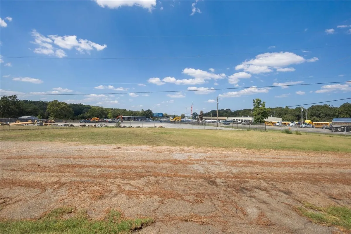 Warehouse For Sale in Smith County , 11041 US Highway 69 Highway N, Tyler, Texas 75706, 0, 0, Garage spaces, 0 Sqft, built in 1977, mls#21390845, Real Estate Agent in Tyler, Homes For Sale in Smith county, Homes For Sale in Tyler, Realtor in Tyler Texas, Real Estate Brokerage Independent Realty Texas, Luminita Cordes Realtor