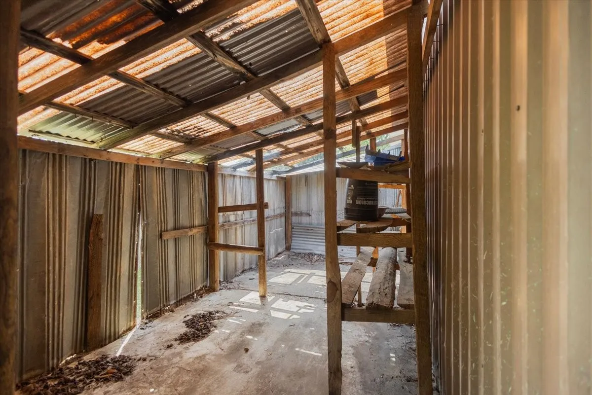 Warehouse For Sale in Smith County , 11041 US Highway 69 Highway N, Tyler, Texas 75706, 0, 0, Garage spaces, 0 Sqft, built in 1977, mls#21390845, Real Estate Agent in Tyler, Homes For Sale in Smith county, Homes For Sale in Tyler, Realtor in Tyler Texas, Real Estate Brokerage Independent Realty Texas, Luminita Cordes Realtor