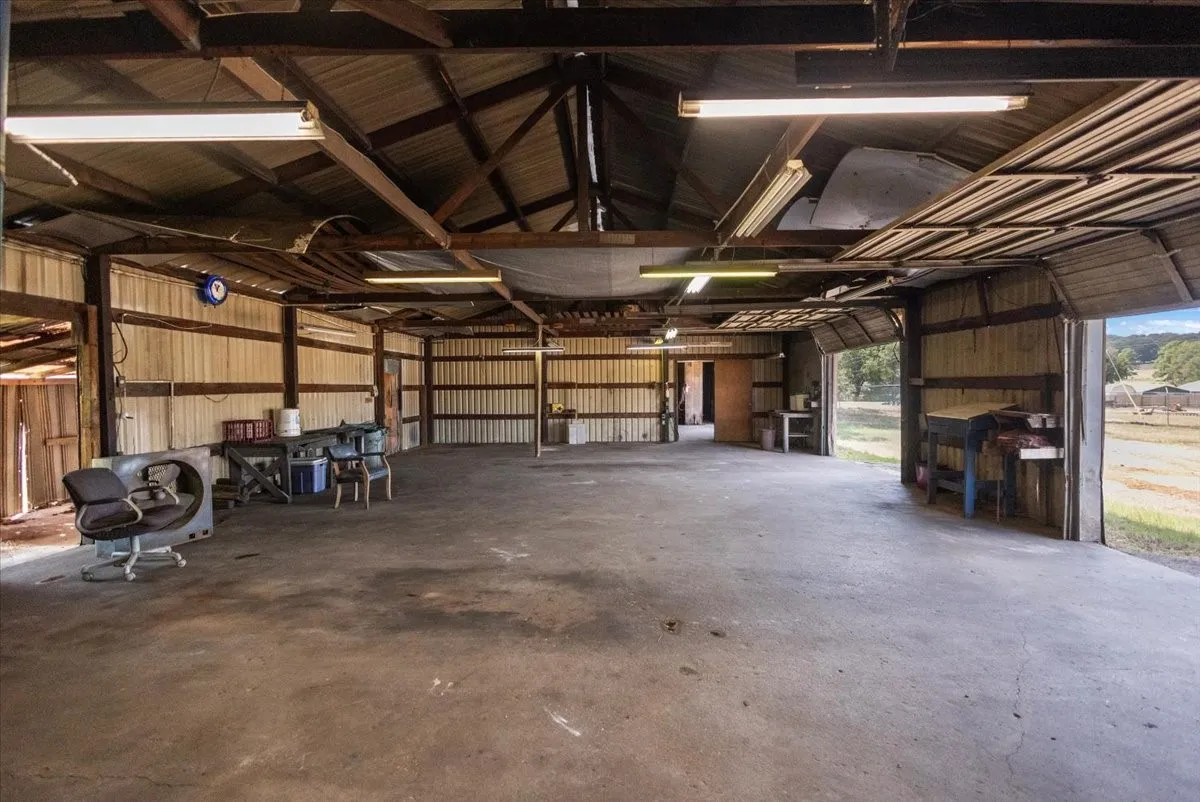 Warehouse For Sale in Smith County , 11041 US Highway 69 Highway N, Tyler, Texas 75706, 0, 0, Garage spaces, 0 Sqft, built in 1977, mls#21390845, Real Estate Agent in Tyler, Homes For Sale in Smith county, Homes For Sale in Tyler, Realtor in Tyler Texas, Real Estate Brokerage Independent Realty Texas, Luminita Cordes Realtor