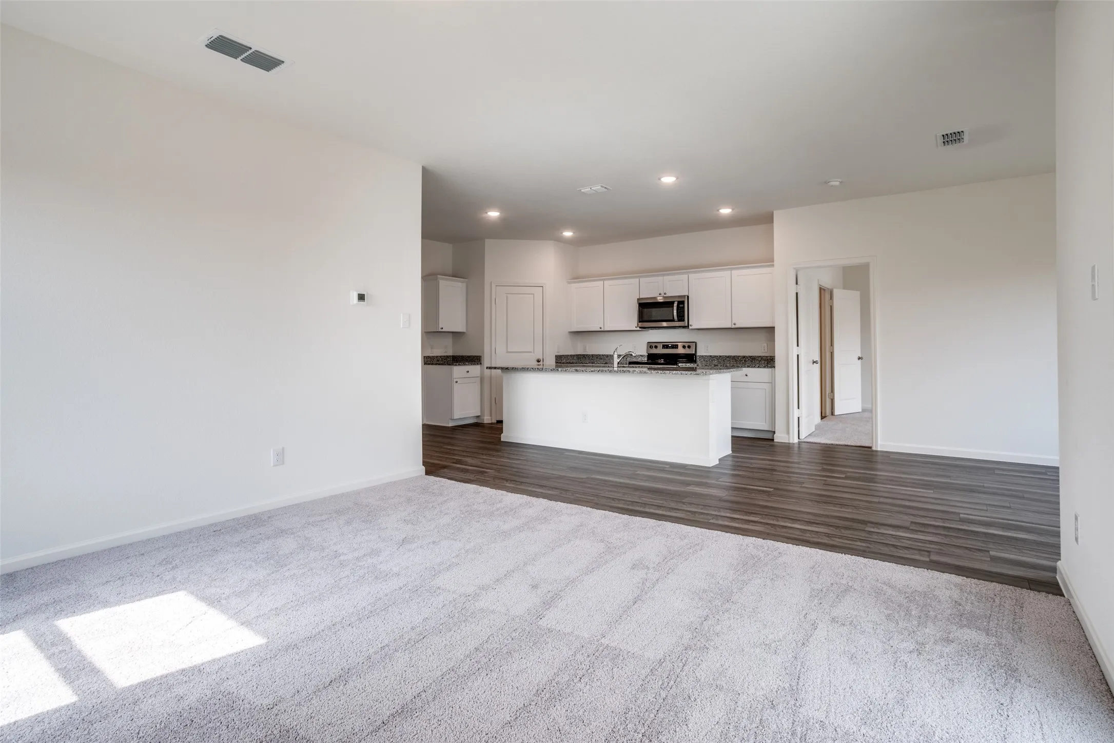 Single Family Residence For Rent in Collin County , 704 Bois D Arc Lane, Anna, Texas 75409, 4 Bedroom, 2 Bathroom, 2 Garage spaces, 1,802 Sqft, built in 2022, mls#21391226, Real Estate Agent in Anna, Homes For Rent in Collin county, Homes For Rent in Anna, Realtor in Anna Texas, Real Estate Brokerage Independent Realty Texas, Luminita Cordes Realtor