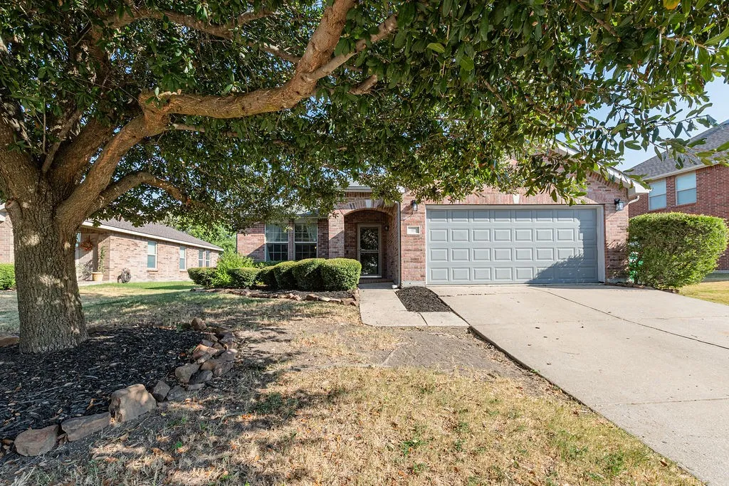 Single Family Residence For Sale in Rockwall County , 417 Azalea Drive, Fate, Texas 75087, 3 Bedroom, 2 Bathroom, 2 Garage spaces, 1,869 Sqft, built in 2008, mls#21390970, Real Estate Agent in Fate, Homes For Sale in Rockwall county, Homes For Sale in Fate, Realtor in Fate Texas, Real Estate Brokerage Independent Realty Texas, Luminita Cordes Realtor