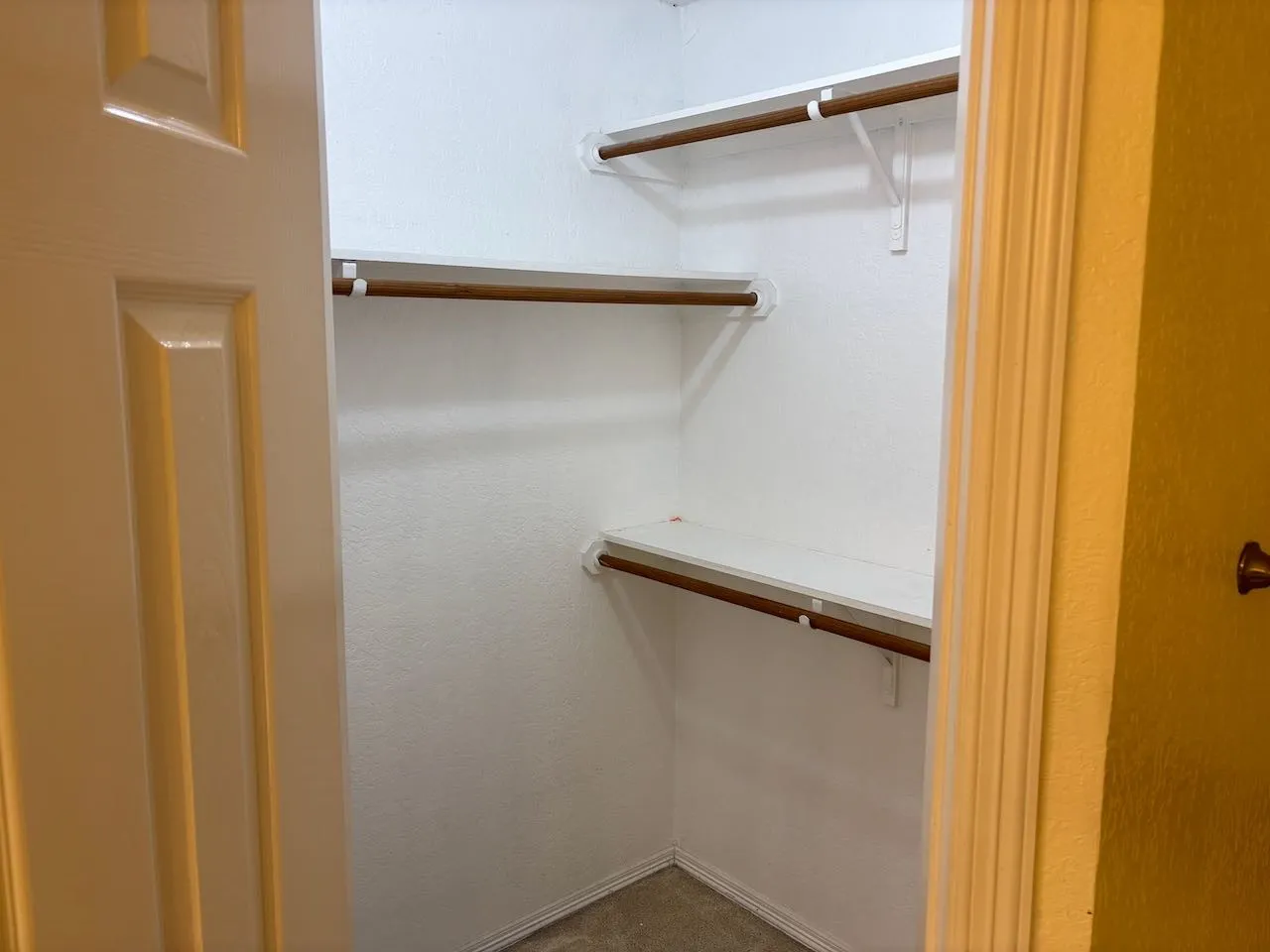Single Family Residence For Rent in Tarrant County , 8109 Fox Chase Drive, Fort Worth, Texas 76137, 3 Bedroom, 2 Bathroom, 2 Garage spaces, 1,715 Sqft, built in 1999, mls#21383301, Real Estate Agent in Fort Worth, Homes For Rent in Tarrant county, Homes For Rent in Fort Worth, Realtor in Fort Worth Texas, Real Estate Brokerage Independent Realty Texas, Luminita Cordes Realtor