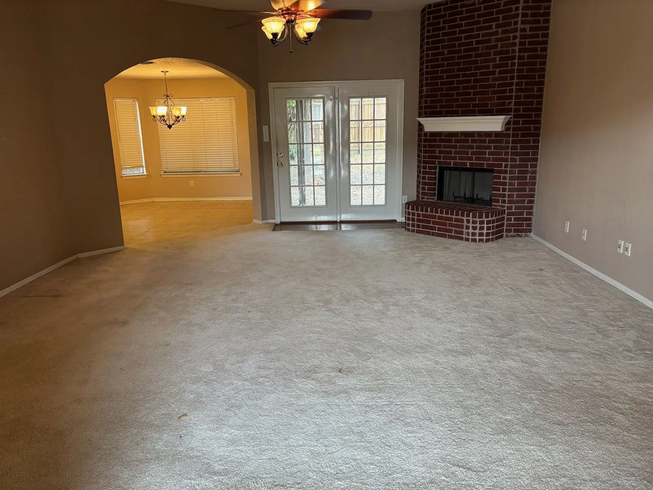 Single Family Residence For Rent in Tarrant County , 8109 Fox Chase Drive, Fort Worth, Texas 76137, 3 Bedroom, 2 Bathroom, 2 Garage spaces, 1,715 Sqft, built in 1999, mls#21383301, Real Estate Agent in Fort Worth, Homes For Rent in Tarrant county, Homes For Rent in Fort Worth, Realtor in Fort Worth Texas, Real Estate Brokerage Independent Realty Texas, Luminita Cordes Realtor