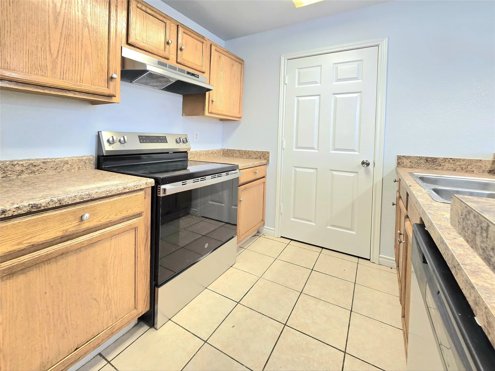 Duplex For Rent in Tarrant County , 5017 Chapman Street 5019, Fort Worth, Texas 76105, 4 Bedroom, 2 Bathroom, Garage spaces, 1,146 Sqft, built in 2006, mls#21391240, Real Estate Agent in Fort Worth, Homes For Rent in Tarrant county, Homes For Rent in Fort Worth, Realtor in Fort Worth Texas, Real Estate Brokerage Independent Realty Texas, Luminita Cordes Realtor