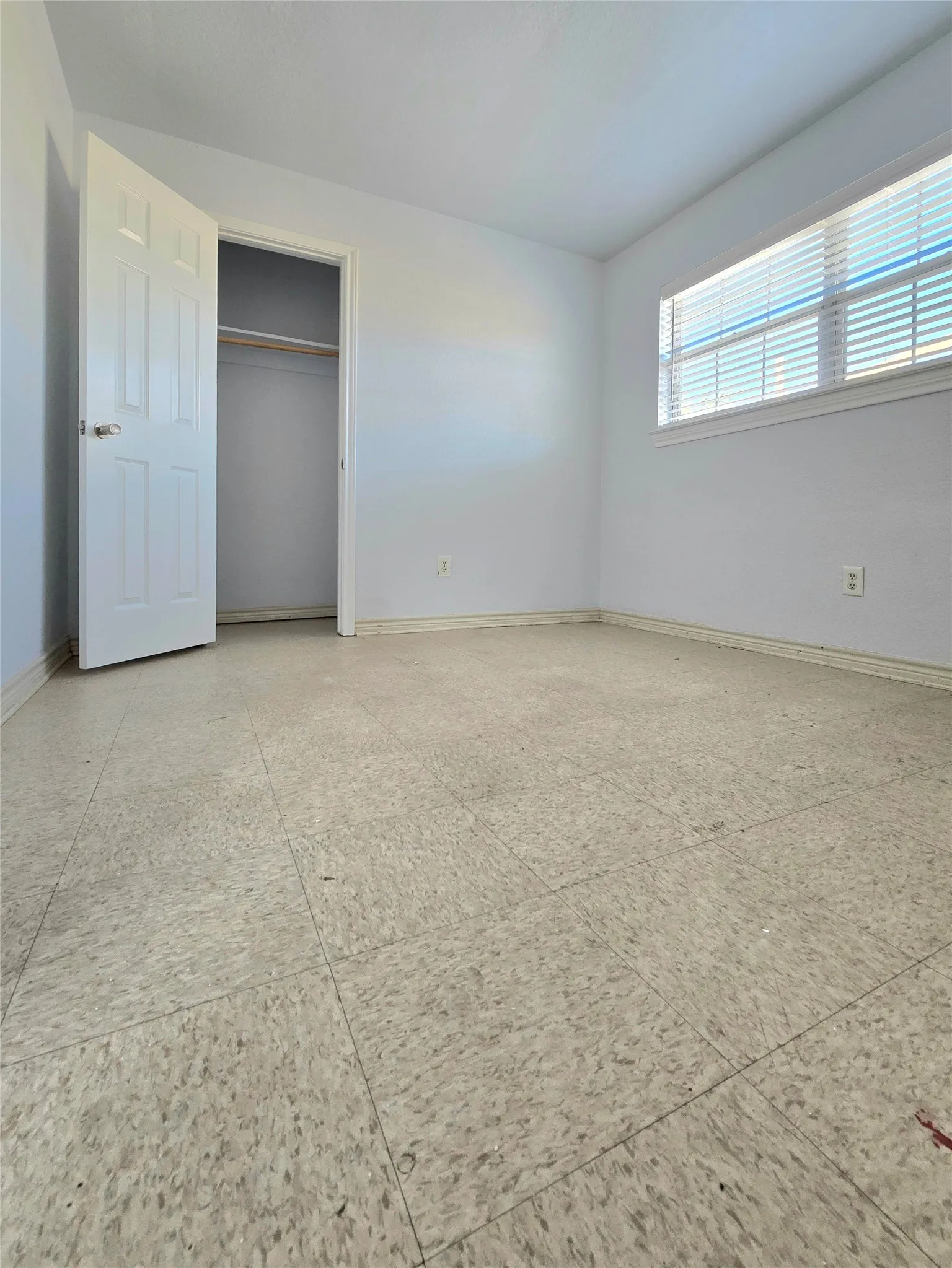 Duplex For Rent in Tarrant County , 5017 Chapman Street 5019, Fort Worth, Texas 76105, 4 Bedroom, 2 Bathroom, Garage spaces, 1,146 Sqft, built in 2006, mls#21391240, Real Estate Agent in Fort Worth, Homes For Rent in Tarrant county, Homes For Rent in Fort Worth, Realtor in Fort Worth Texas, Real Estate Brokerage Independent Realty Texas, Luminita Cordes Realtor