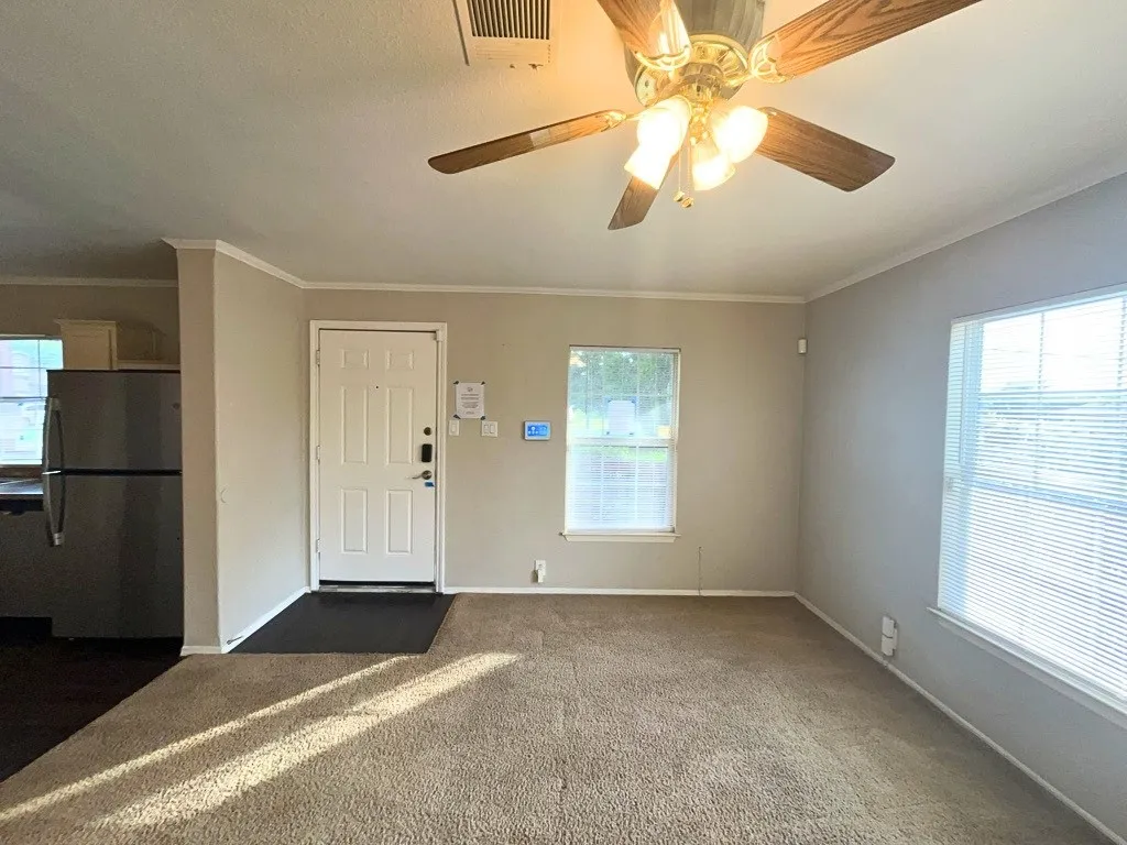 Single Family Residence For Sale in Dallas County , 2511 Kavasar Drive, Dallas, Texas 75241, 3 Bedroom, 2 Bathroom, Garage spaces, 1,120 Sqft, built in 2003, mls#21387229, Real Estate Agent in Dallas, Homes For Sale in Dallas county, Homes For Sale in Dallas, Realtor in Dallas Texas, Real Estate Brokerage Independent Realty Texas, Luminita Cordes Realtor