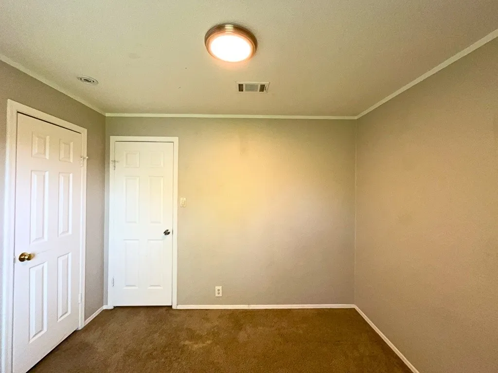Single Family Residence For Sale in Dallas County , 2511 Kavasar Drive, Dallas, Texas 75241, 3 Bedroom, 2 Bathroom, Garage spaces, 1,120 Sqft, built in 2003, mls#21387229, Real Estate Agent in Dallas, Homes For Sale in Dallas county, Homes For Sale in Dallas, Realtor in Dallas Texas, Real Estate Brokerage Independent Realty Texas, Luminita Cordes Realtor