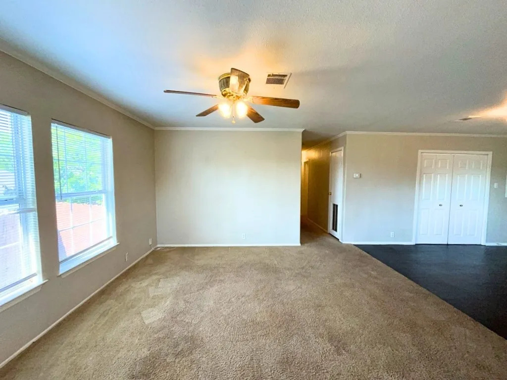 Single Family Residence For Sale in Dallas County , 2511 Kavasar Drive, Dallas, Texas 75241, 3 Bedroom, 2 Bathroom, Garage spaces, 1,120 Sqft, built in 2003, mls#21387229, Real Estate Agent in Dallas, Homes For Sale in Dallas county, Homes For Sale in Dallas, Realtor in Dallas Texas, Real Estate Brokerage Independent Realty Texas, Luminita Cordes Realtor