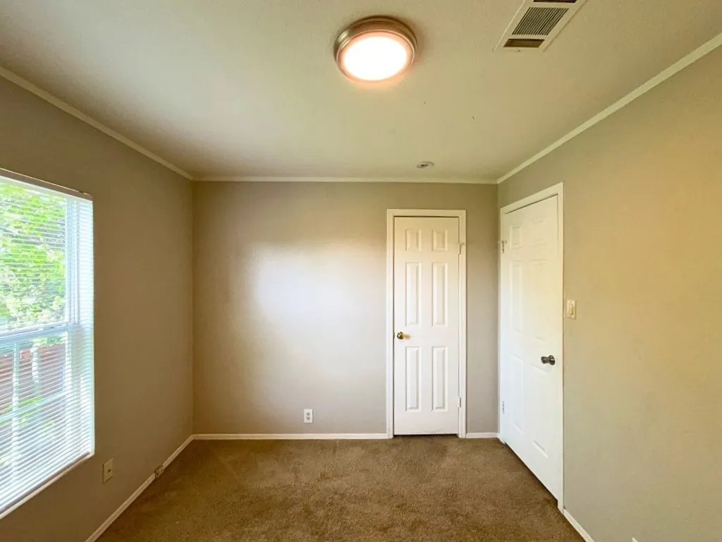 Single Family Residence For Sale in Dallas County , 2511 Kavasar Drive, Dallas, Texas 75241, 3 Bedroom, 2 Bathroom, Garage spaces, 1,120 Sqft, built in 2003, mls#21387229, Real Estate Agent in Dallas, Homes For Sale in Dallas county, Homes For Sale in Dallas, Realtor in Dallas Texas, Real Estate Brokerage Independent Realty Texas, Luminita Cordes Realtor