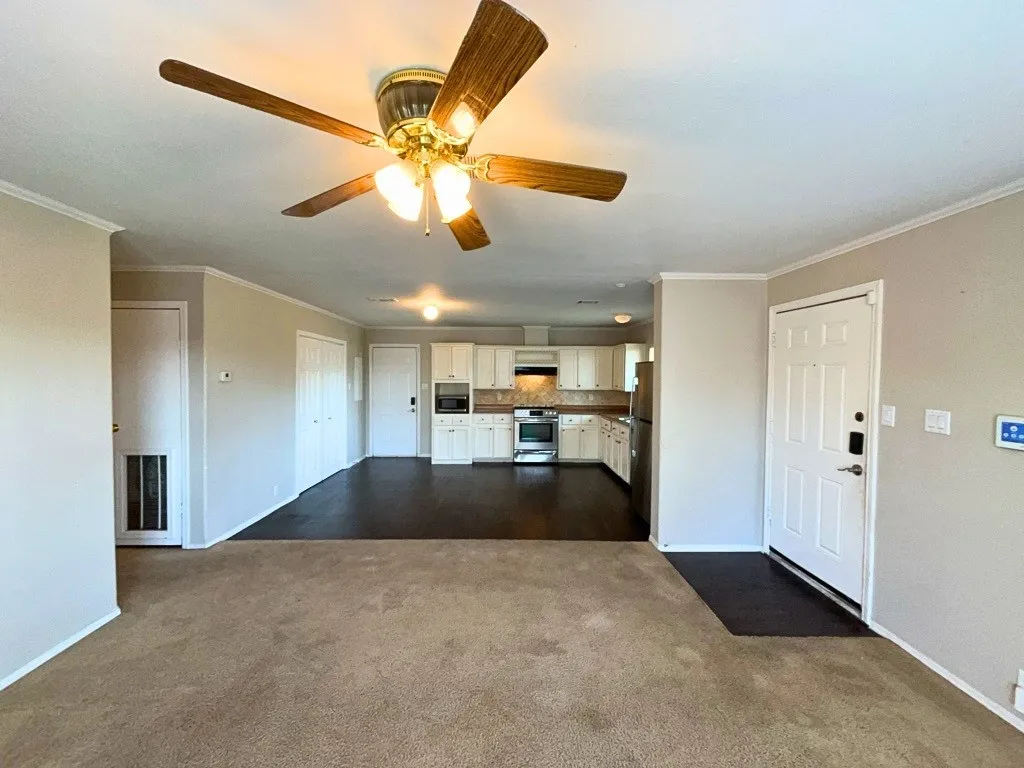 Single Family Residence For Sale in Dallas County , 2511 Kavasar Drive, Dallas, Texas 75241, 3 Bedroom, 2 Bathroom, Garage spaces, 1,120 Sqft, built in 2003, mls#21387229, Real Estate Agent in Dallas, Homes For Sale in Dallas county, Homes For Sale in Dallas, Realtor in Dallas Texas, Real Estate Brokerage Independent Realty Texas, Luminita Cordes Realtor