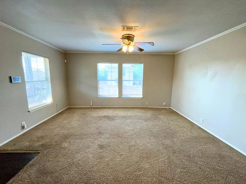 Single Family Residence For Sale in Dallas County , 2511 Kavasar Drive, Dallas, Texas 75241, 3 Bedroom, 2 Bathroom, Garage spaces, 1,120 Sqft, built in 2003, mls#21387229, Real Estate Agent in Dallas, Homes For Sale in Dallas county, Homes For Sale in Dallas, Realtor in Dallas Texas, Real Estate Brokerage Independent Realty Texas, Luminita Cordes Realtor