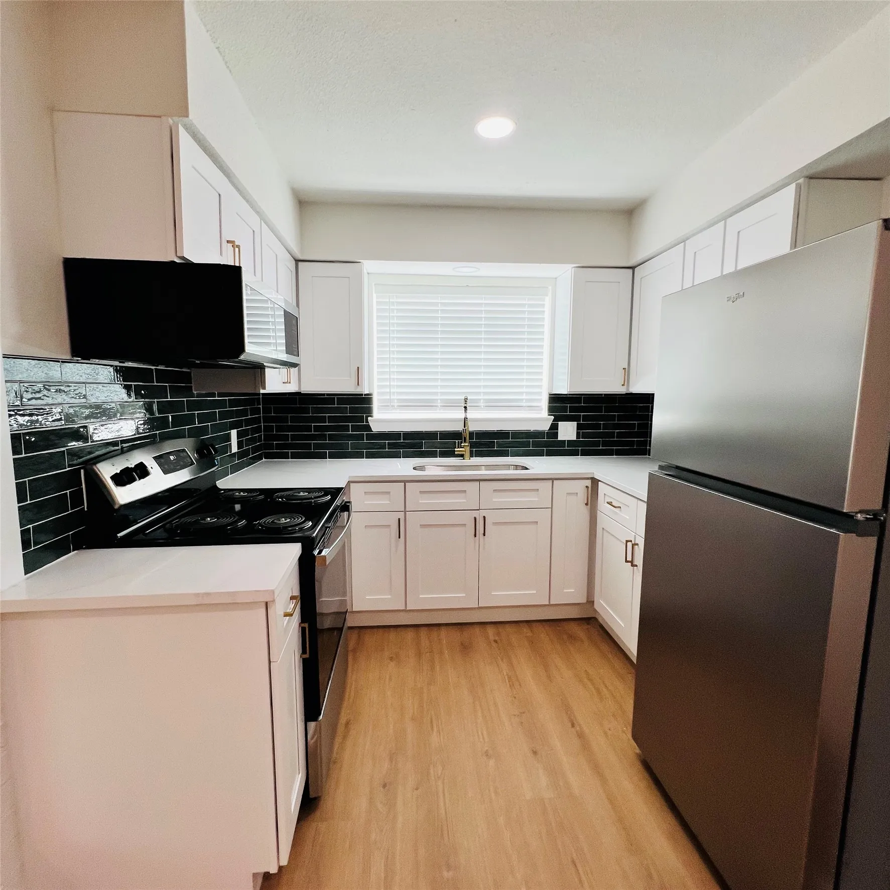 Duplex For Rent in Tarrant County , 1701 Justin Lyn Street, Arlington, Texas 76012, 2 Bedroom, 1 Bathroom, Garage spaces, 773 Sqft, built in 1981, mls#21391241, Real Estate Agent in Arlington, Homes For Rent in Tarrant county, Homes For Rent in Arlington, Realtor in Arlington Texas, Real Estate Brokerage Independent Realty Texas, Luminita Cordes Realtor
