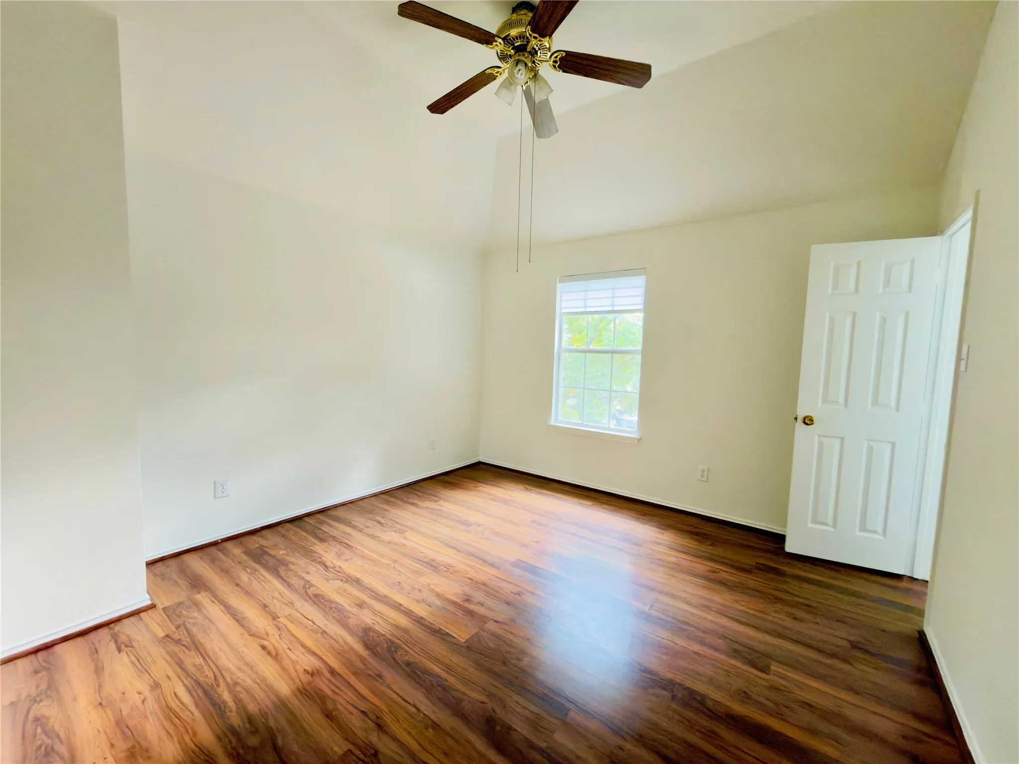 Single Family Residence For Rent in Collin County , 1328 Comanche Drive, Allen, Texas 75013, 4 Bedroom, 3 Bathroom, 2 Garage spaces, 2,524 Sqft, built in 1996, mls#21390225, Real Estate Agent in Allen, Homes For Rent in Collin county, Homes For Rent in Allen, Realtor in Allen Texas, Real Estate Brokerage Independent Realty Texas, Luminita Cordes Realtor