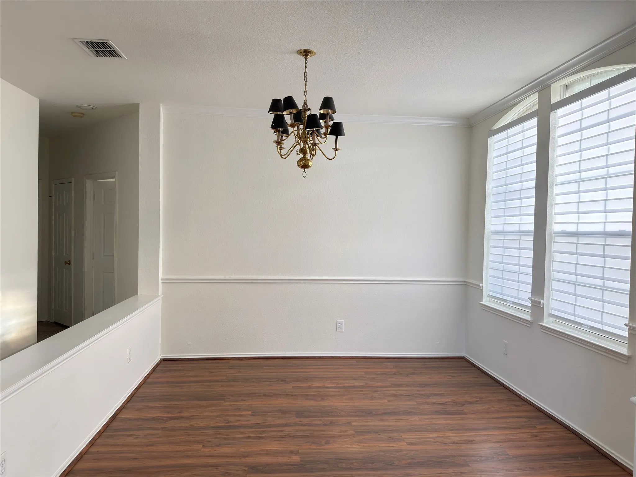 Single Family Residence For Rent in Collin County , 1328 Comanche Drive, Allen, Texas 75013, 4 Bedroom, 3 Bathroom, 2 Garage spaces, 2,524 Sqft, built in 1996, mls#21390225, Real Estate Agent in Allen, Homes For Rent in Collin county, Homes For Rent in Allen, Realtor in Allen Texas, Real Estate Brokerage Independent Realty Texas, Luminita Cordes Realtor